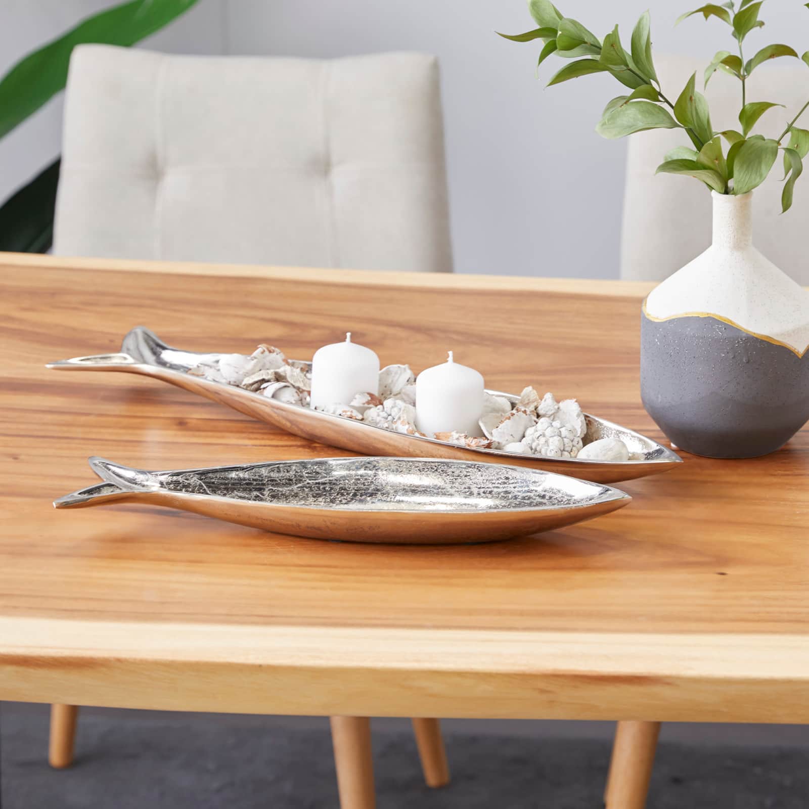 CosmoLiving by Cosmopolitan Aluminum Fish Tray Set