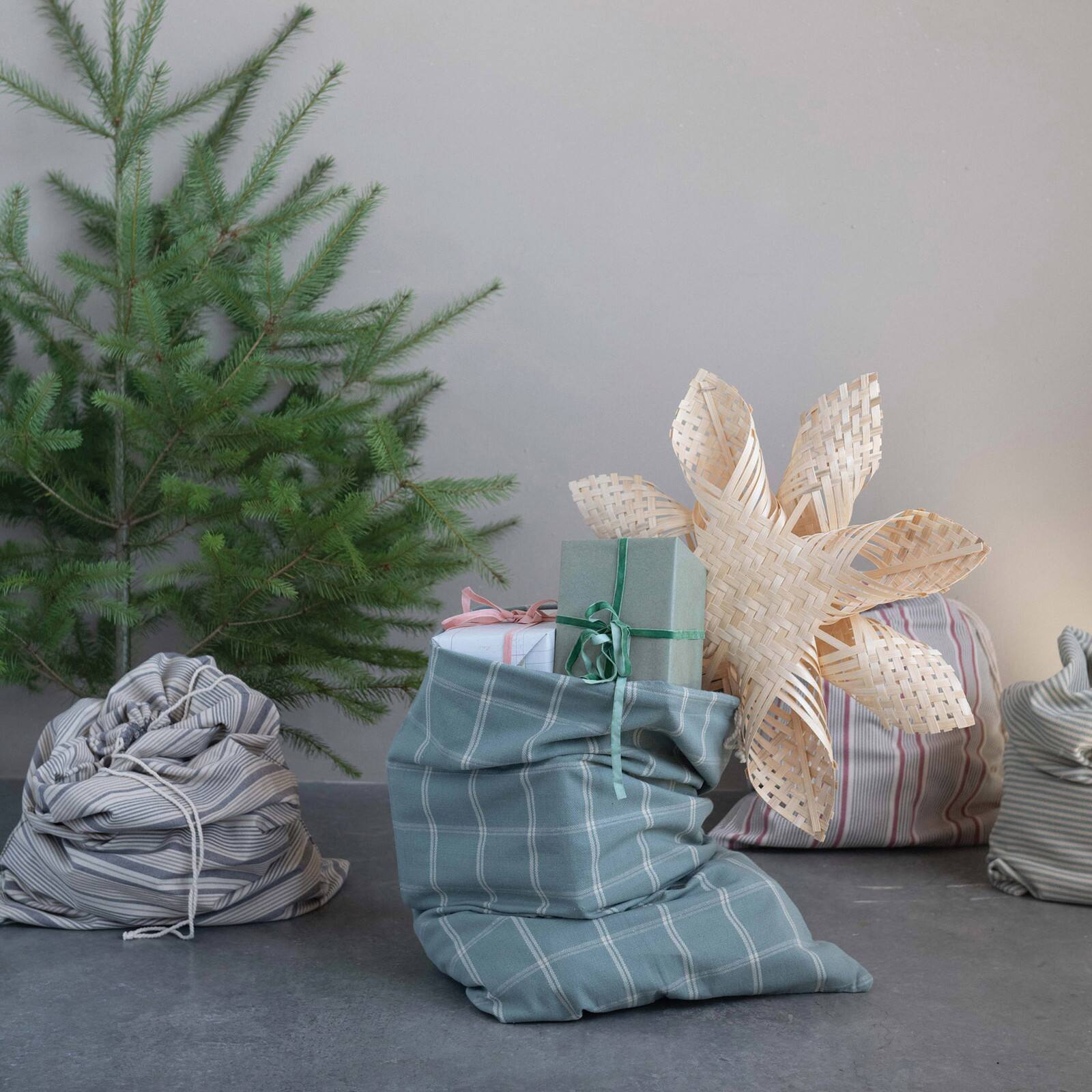 Hello Honey® 32" Santa Cotton Bag Set