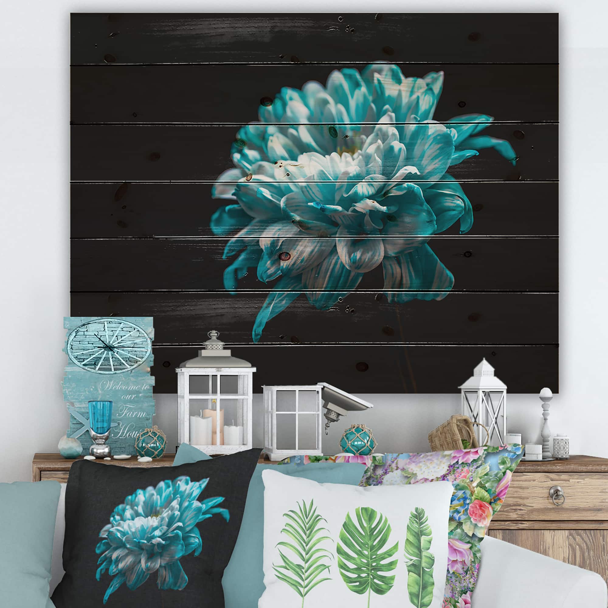 Designart - Close Up of Pure Blue and White Daisy Flower II