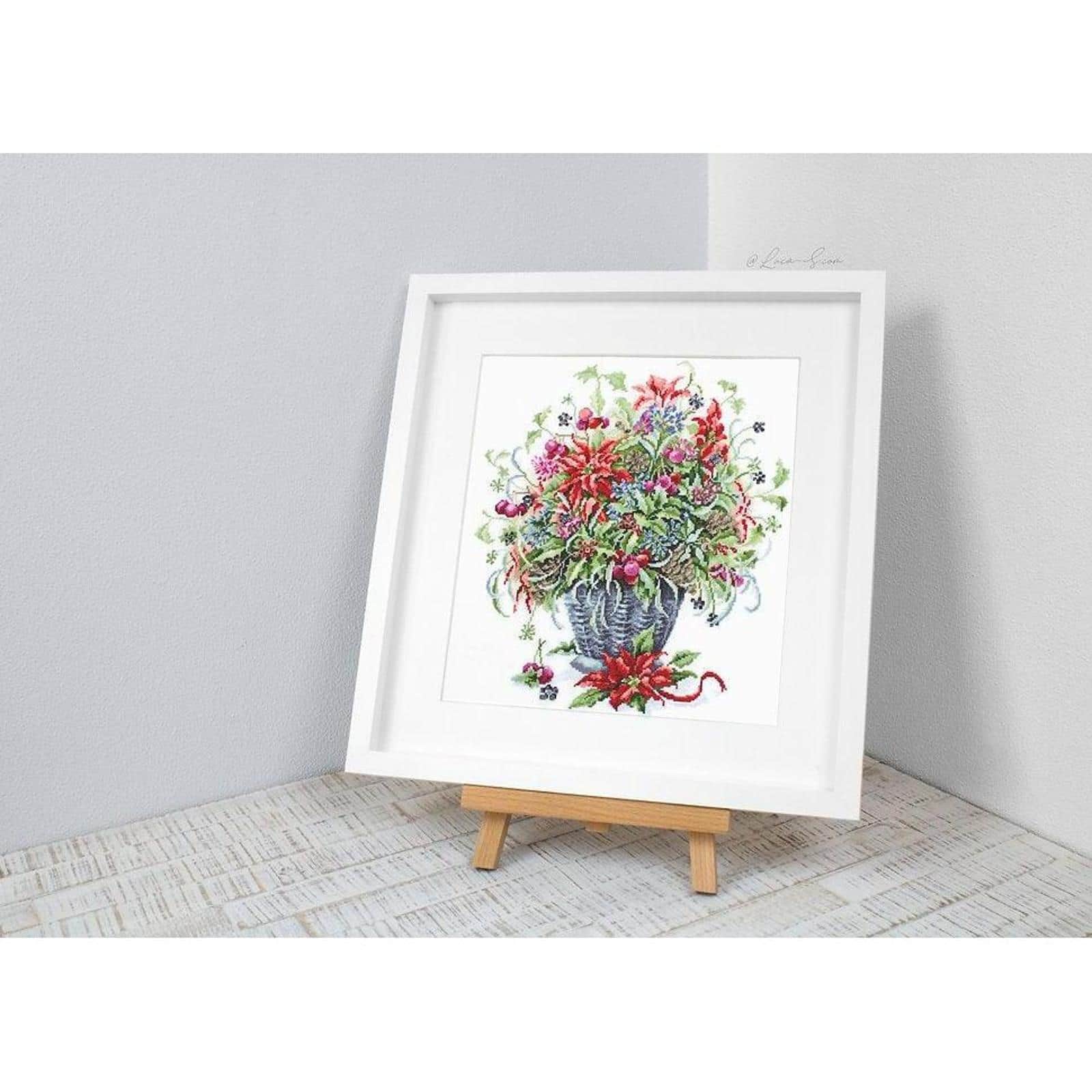 Luca-s December Bouquet? Counted Cross Stitch Kit