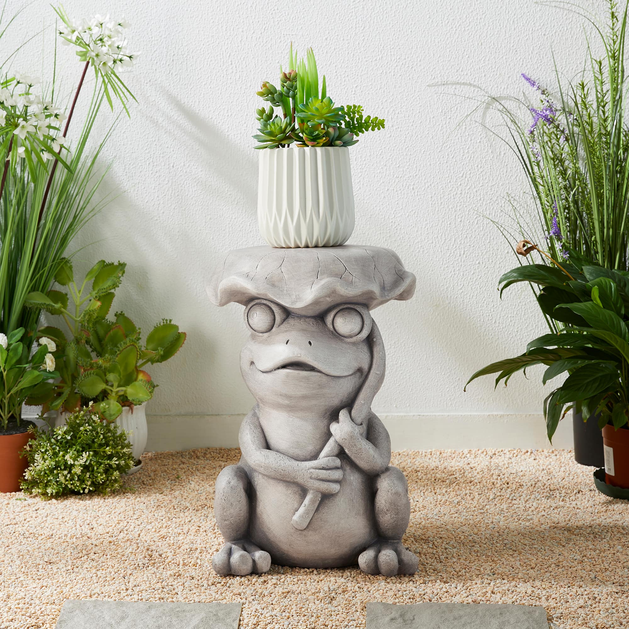 Glitzhome® 19" Frog & Lotus Faux Concrete Garden Stool