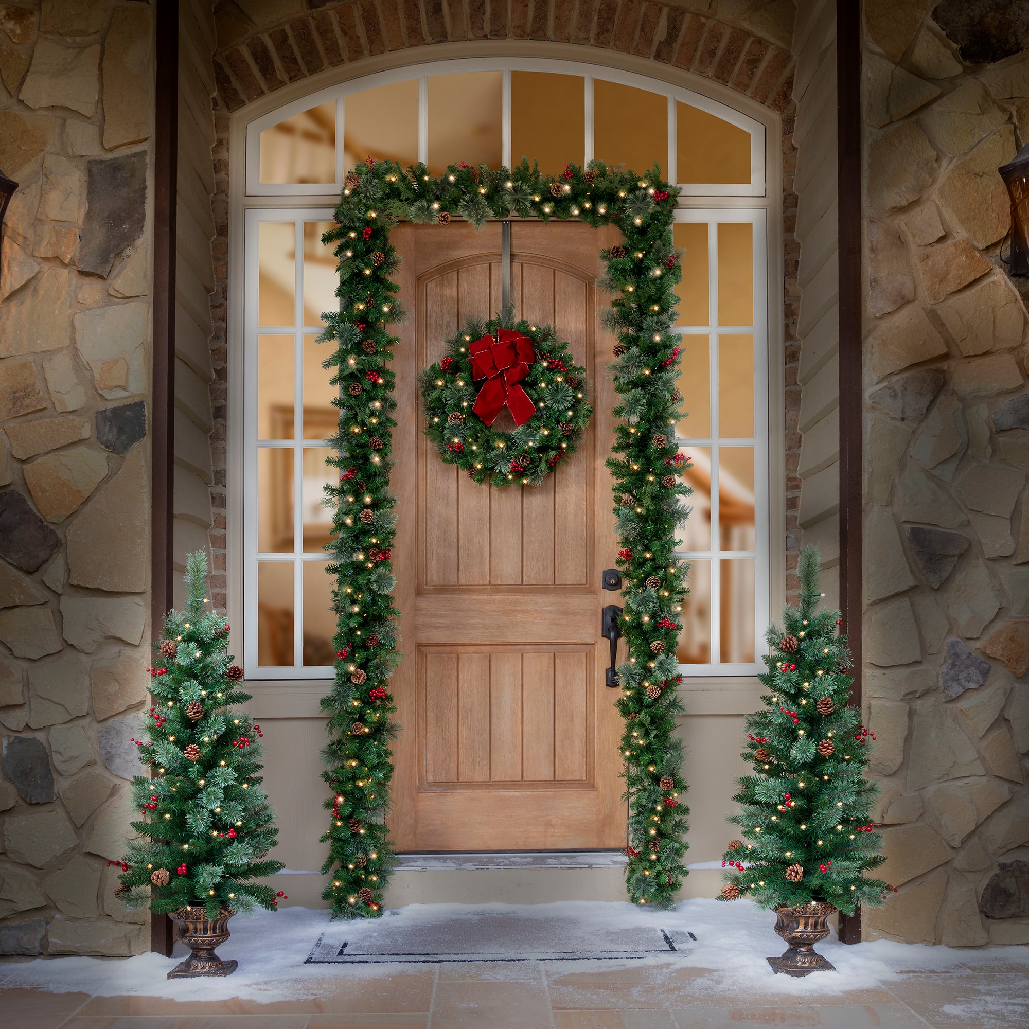 Haute Decor 24" Classic LED Wreath