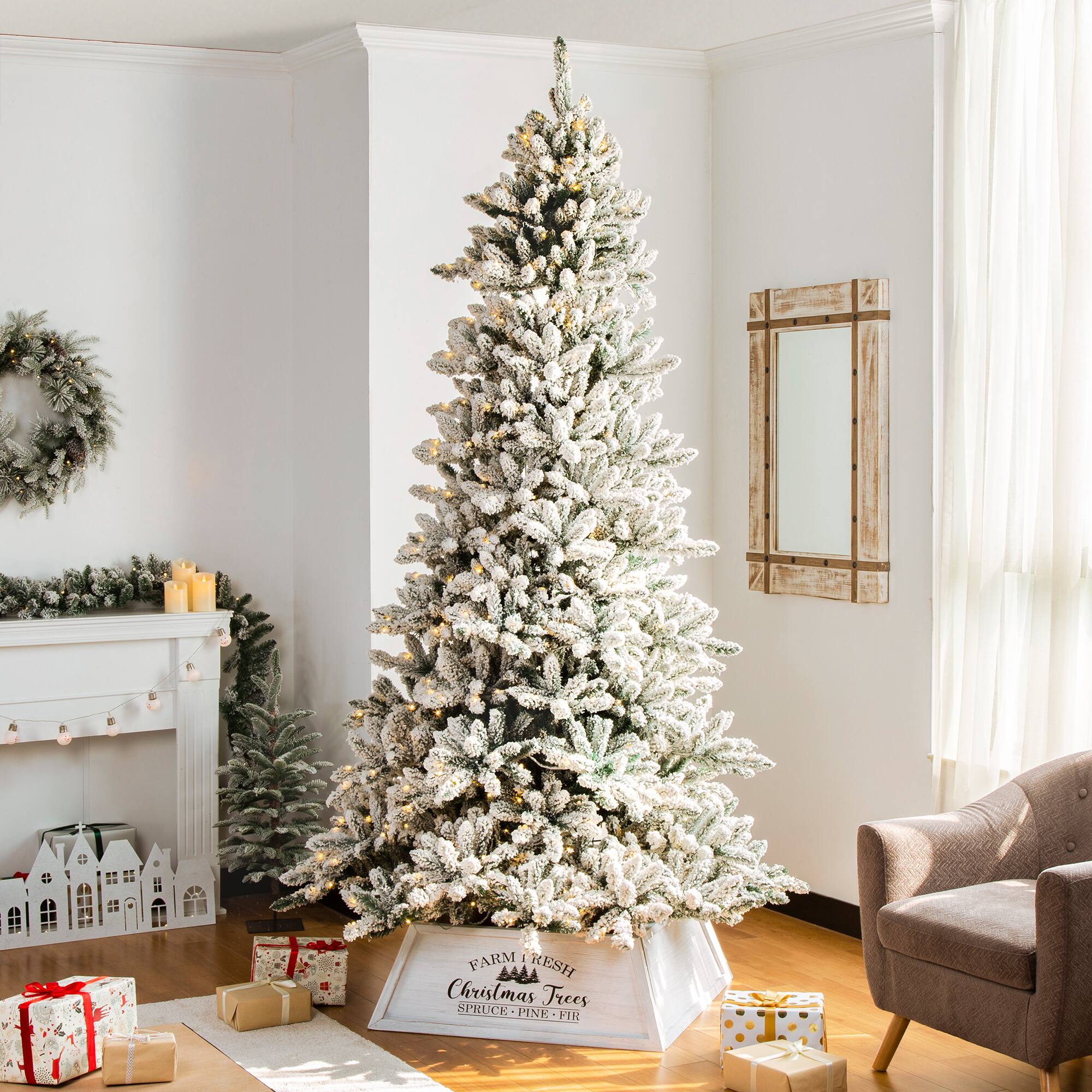 Glitzhome® 32" White Trapezoid Farm Fresh Christmas Tree Collar