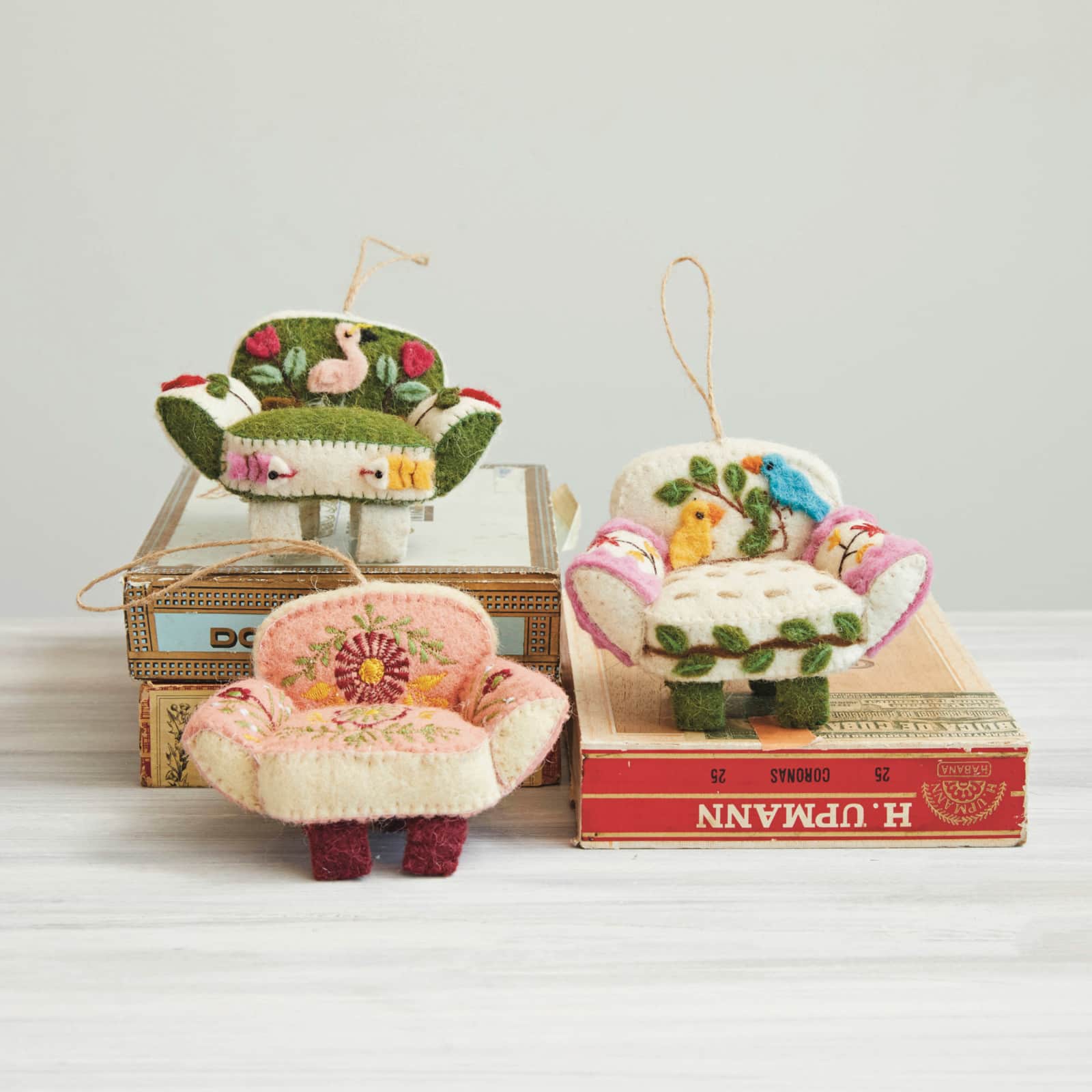 Hello Honey® 3.5" Handmade Wool Felt Sofa Chair Ornament with Applique & Hand-Embroidery Set