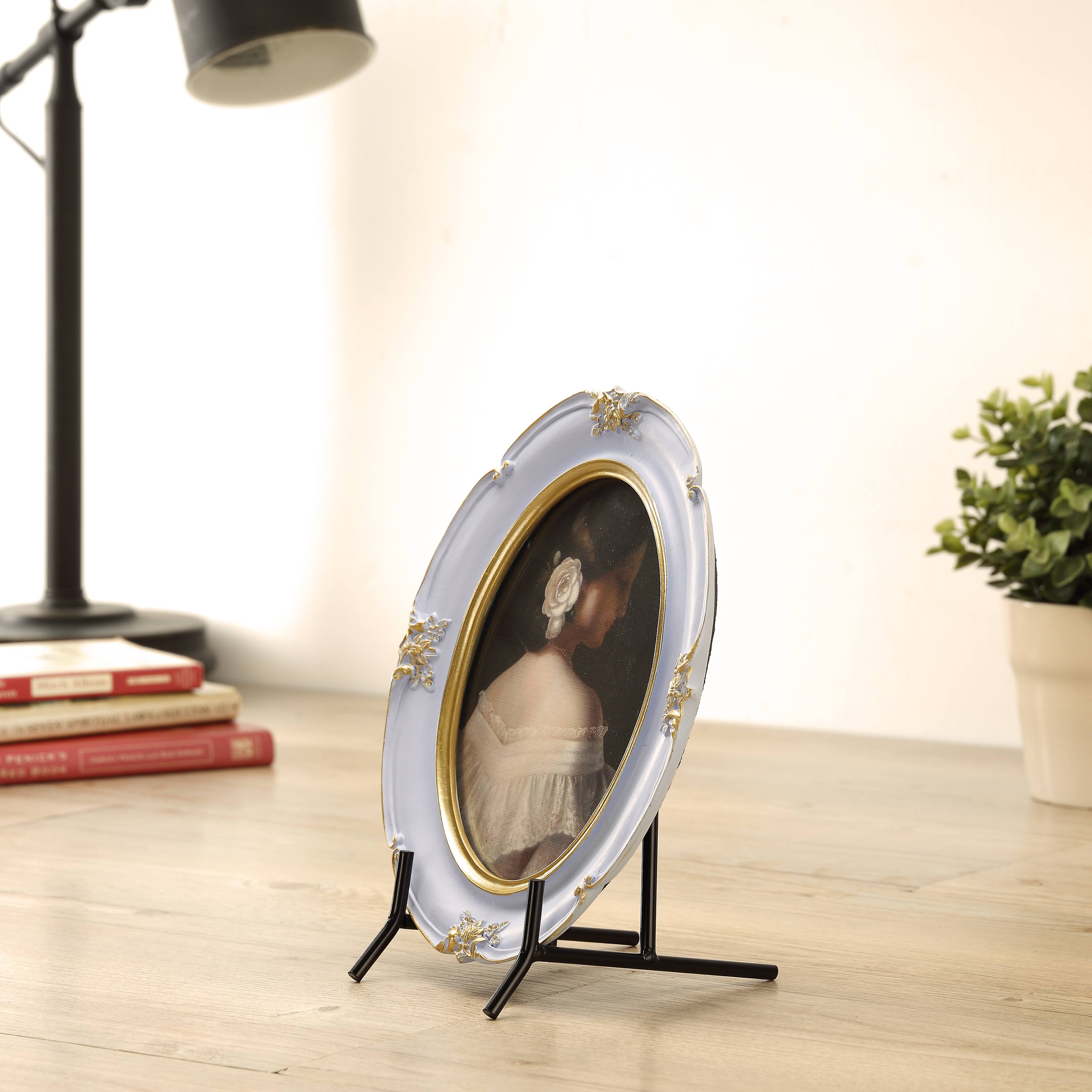 Black Smooth Wire Photo Stand by Studio Décor®