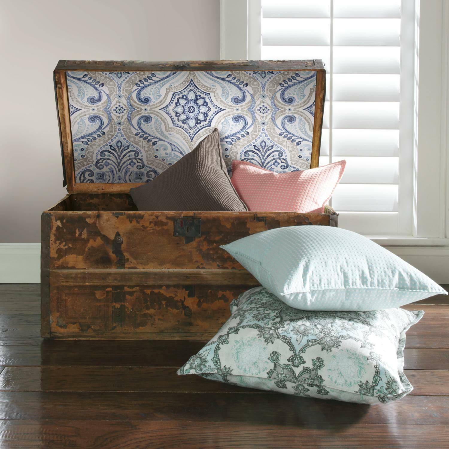 RoomMates Bohemian Damask Peel & Stick Wallpaper