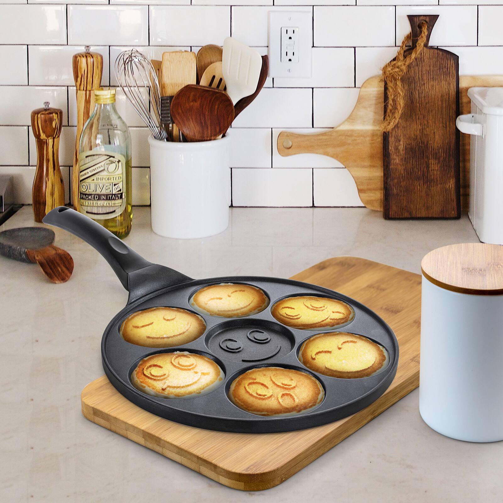 MegaChef 10.5" Happy Face Emoji Aluminum Nonstick Pancake Maker Pan with Cool Touch Handle