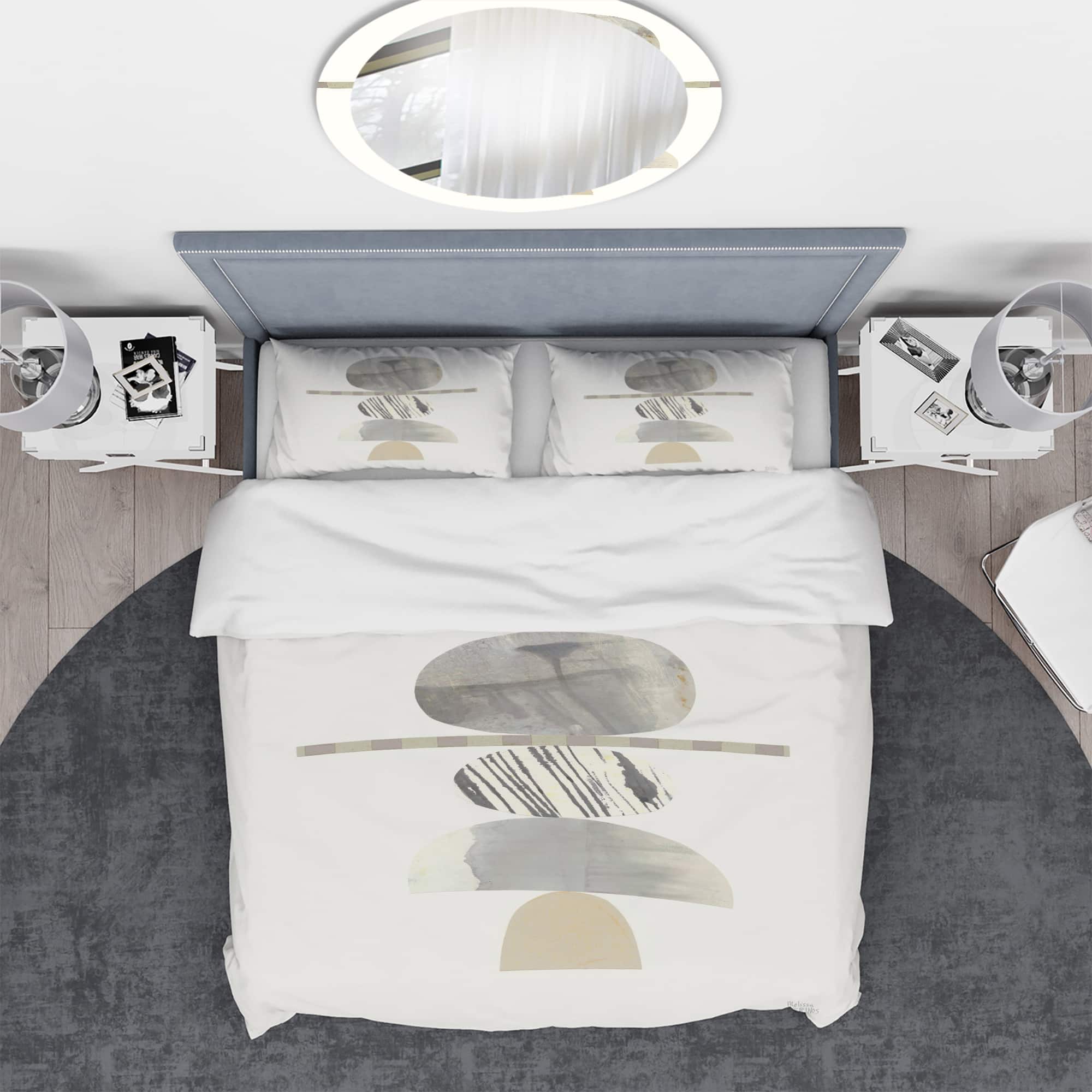 Designart 'Geometric Balance Neutral I' Geometric Bedding Set