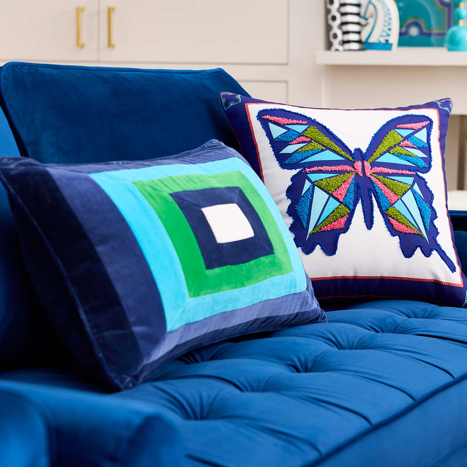 Coussin brodé avec papillon de 45,7 cm Jonathan Adler x Michaels