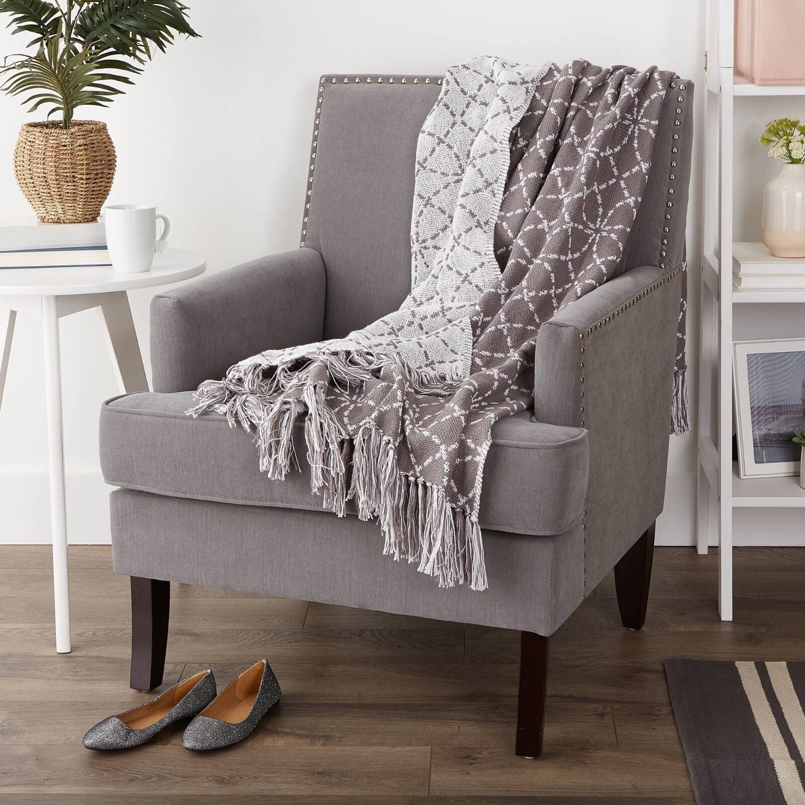 Gray Concentric Circles Throw
