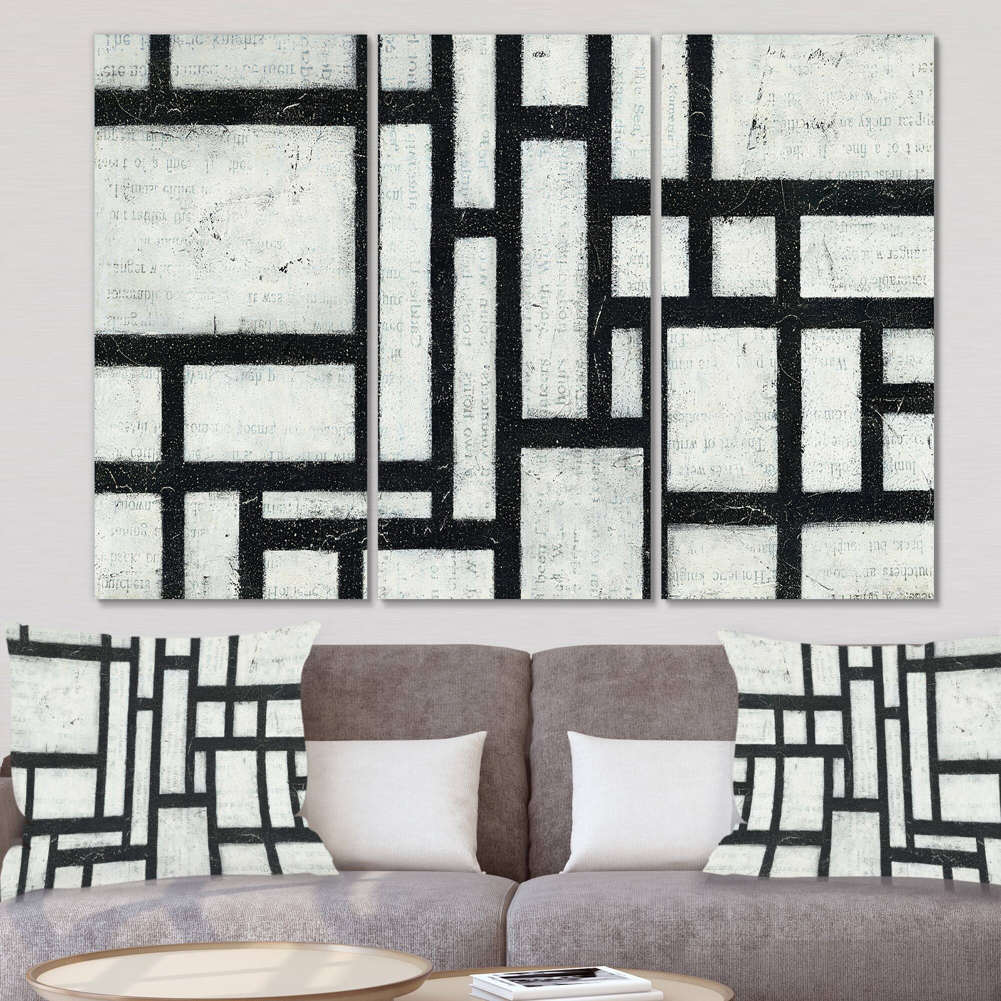 Designart - Black and White Labyrinth geometric