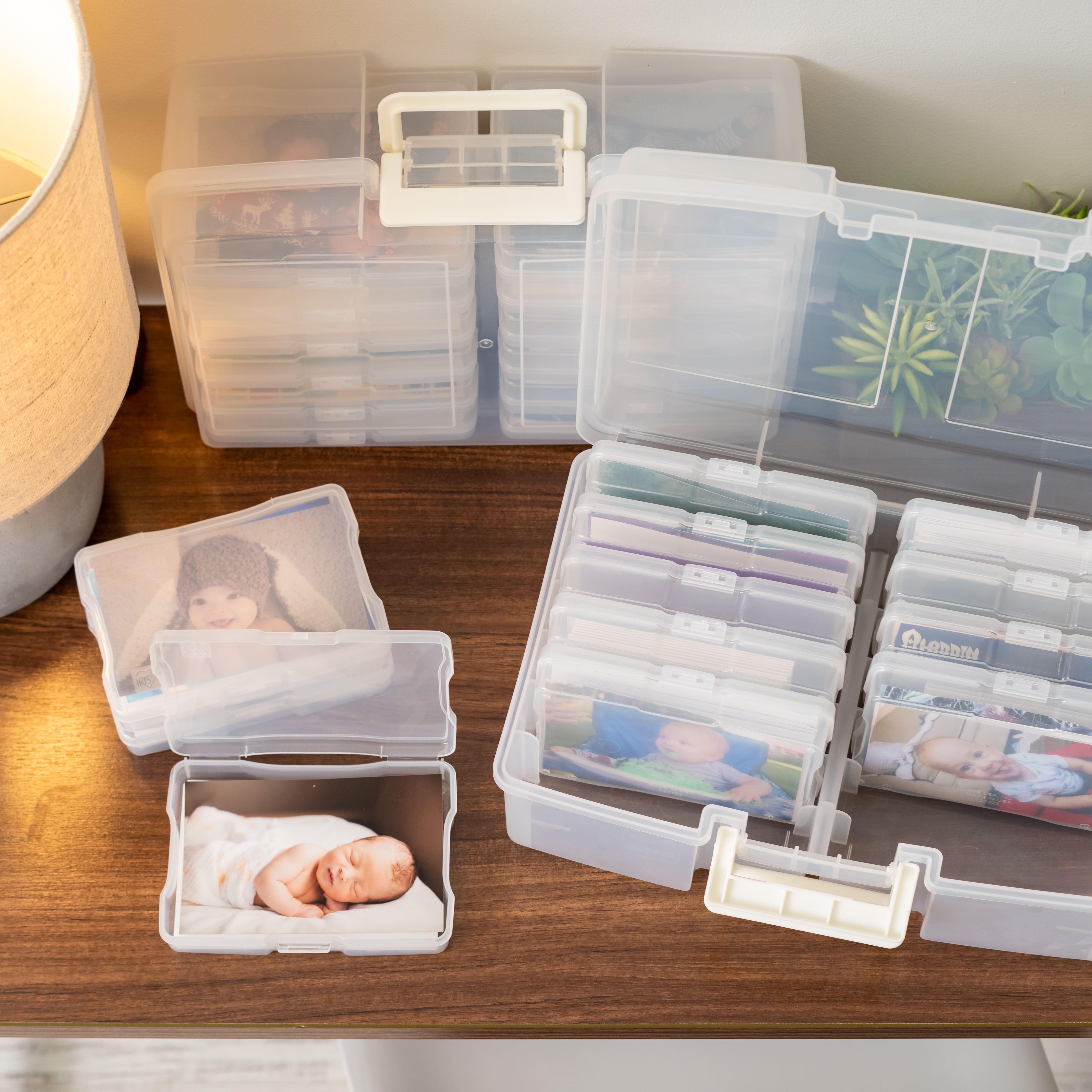 Iris® Large 4" x 6" Photo & Embellishment Craft Keeper Set
