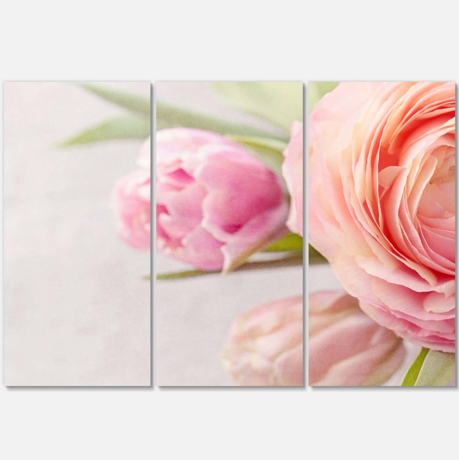 Designart - Full Bloom and Blooming Flowers