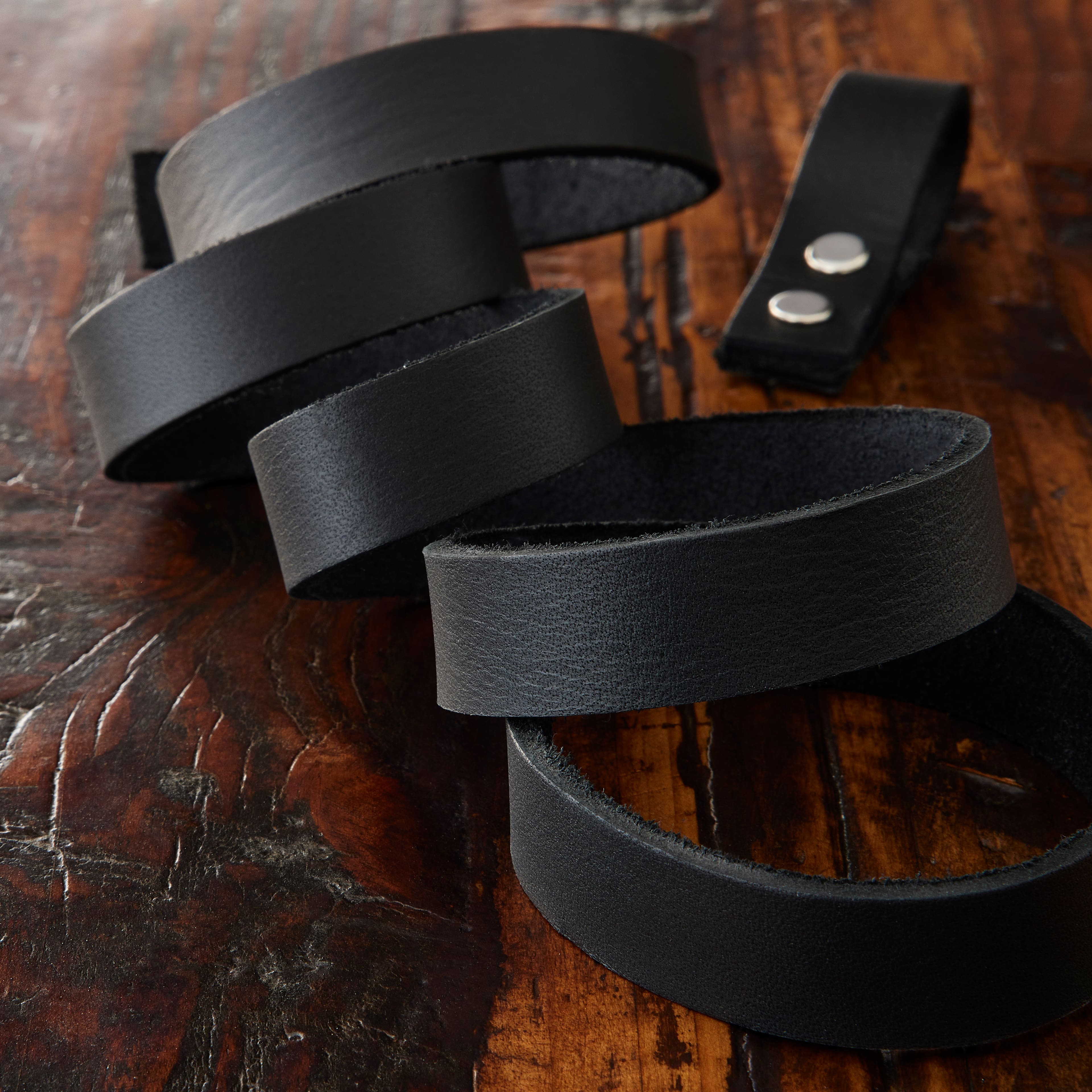 6 Pack: Black Leather Strap by ArtMinds™