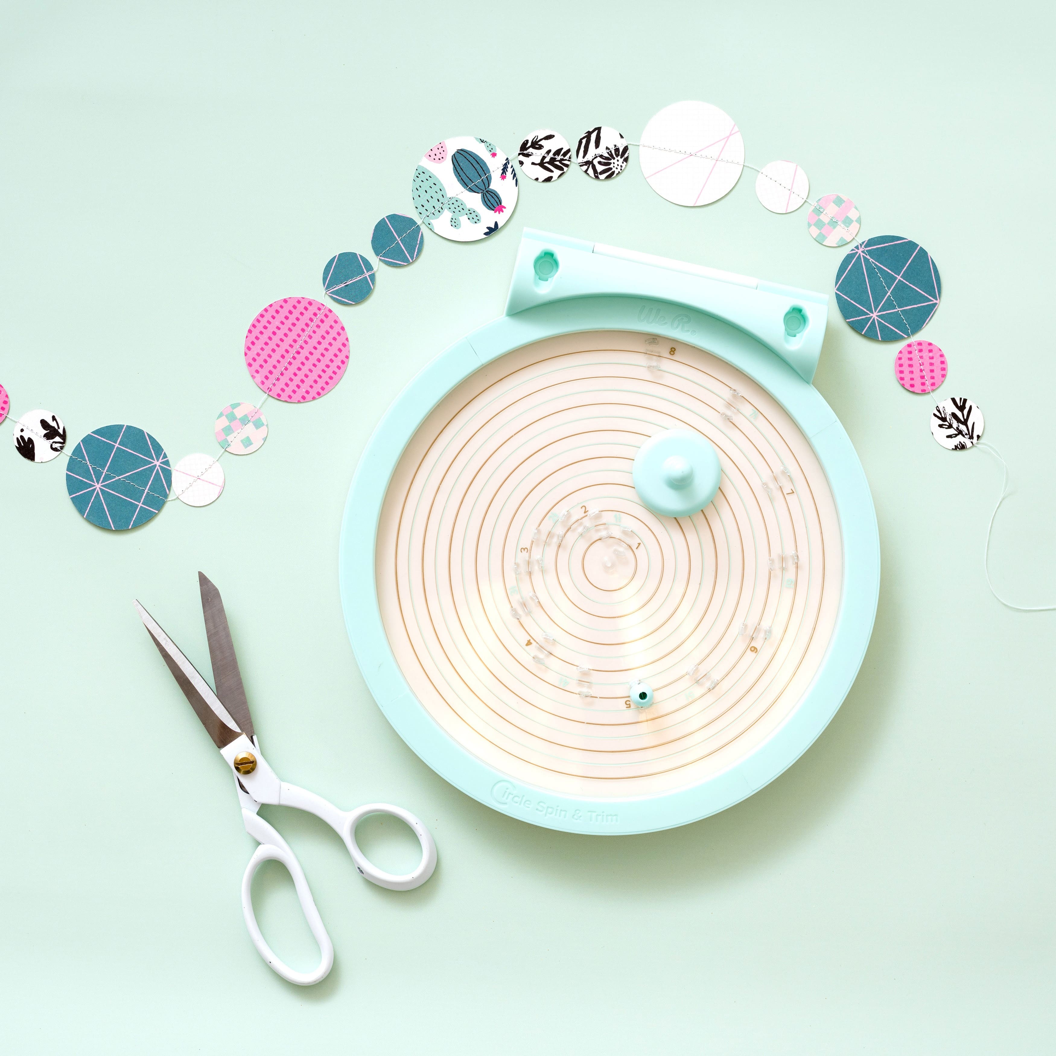 We R Memory Keepers® Crafter's Essentials™ Circle Spin & Trim