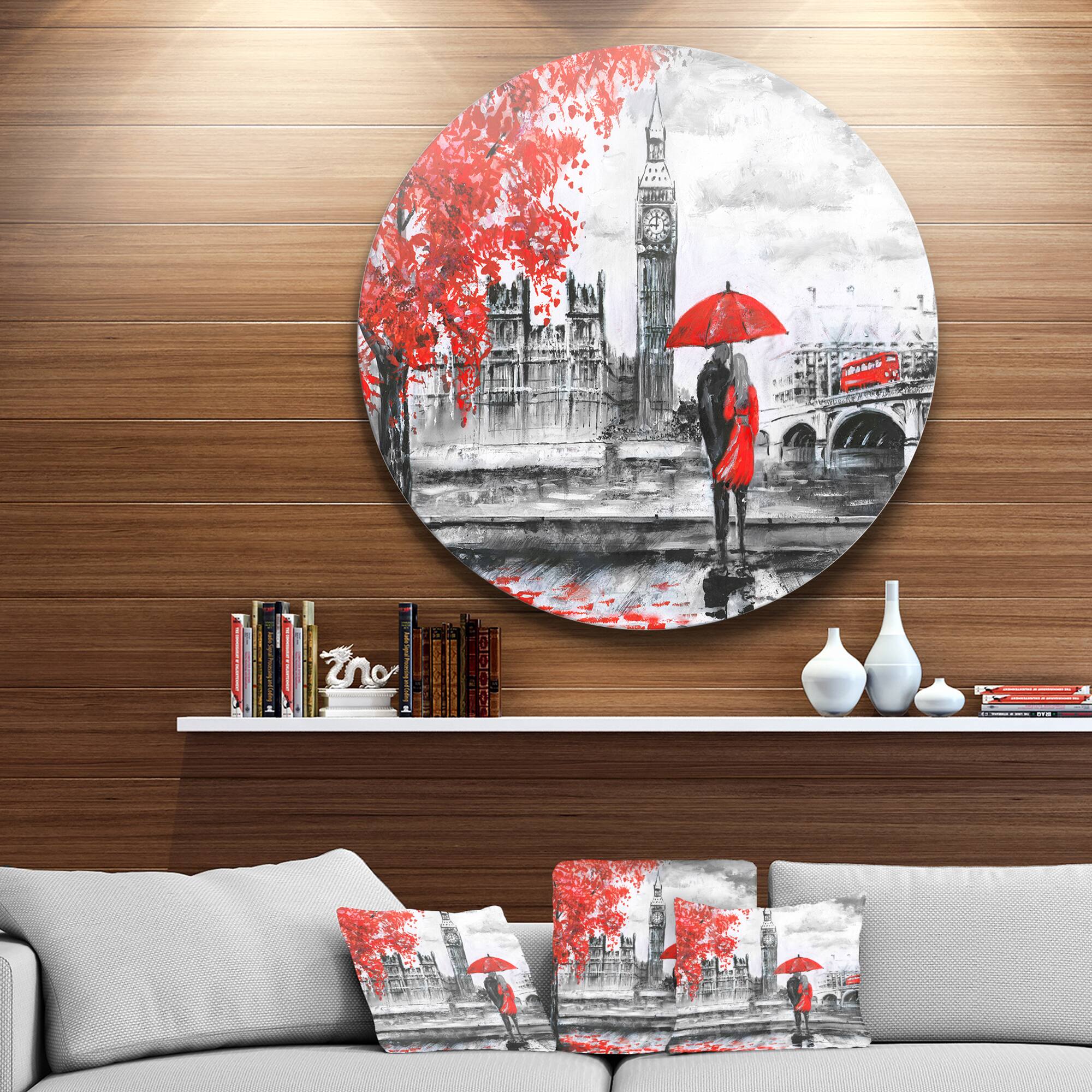 Designart - Couples Walking in London' Landscape Round Circle Metal Wall Art