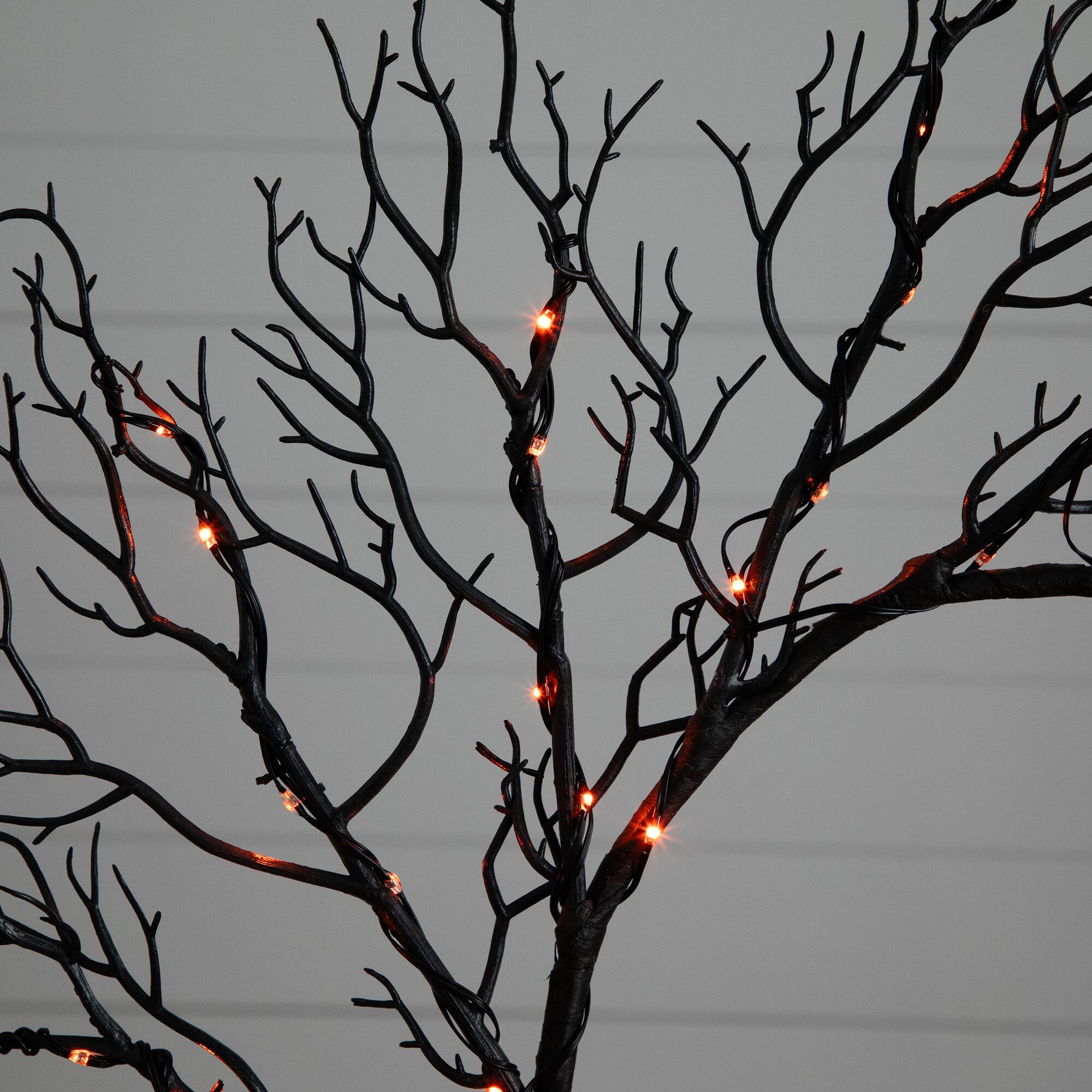23" Pre-Lit Halloween Black Wreath