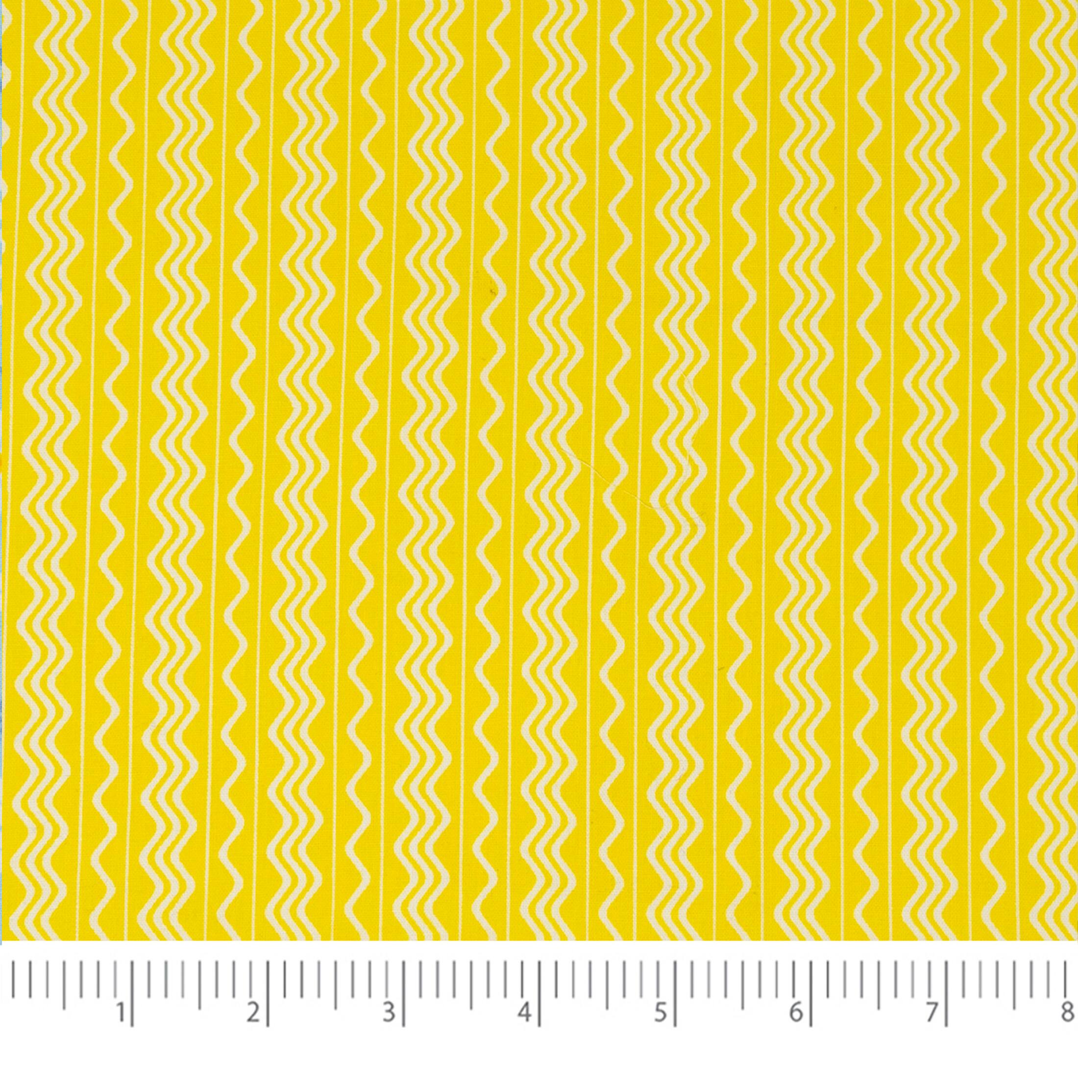 SINGER Daisies Gnomes Print Ringspun Cotton Fabric Bundle