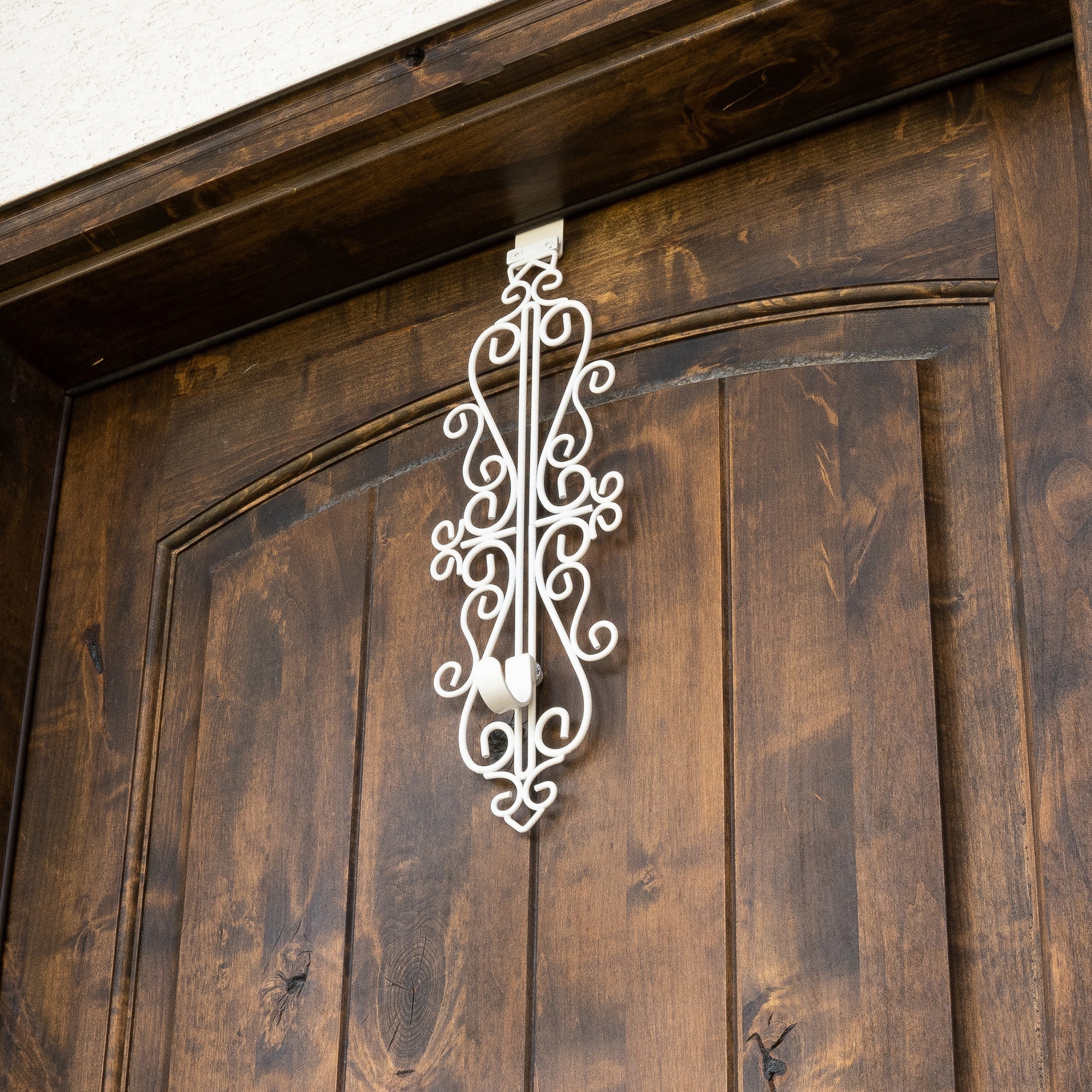 Village Lighting Adjustable Colonial Wreath Hanger