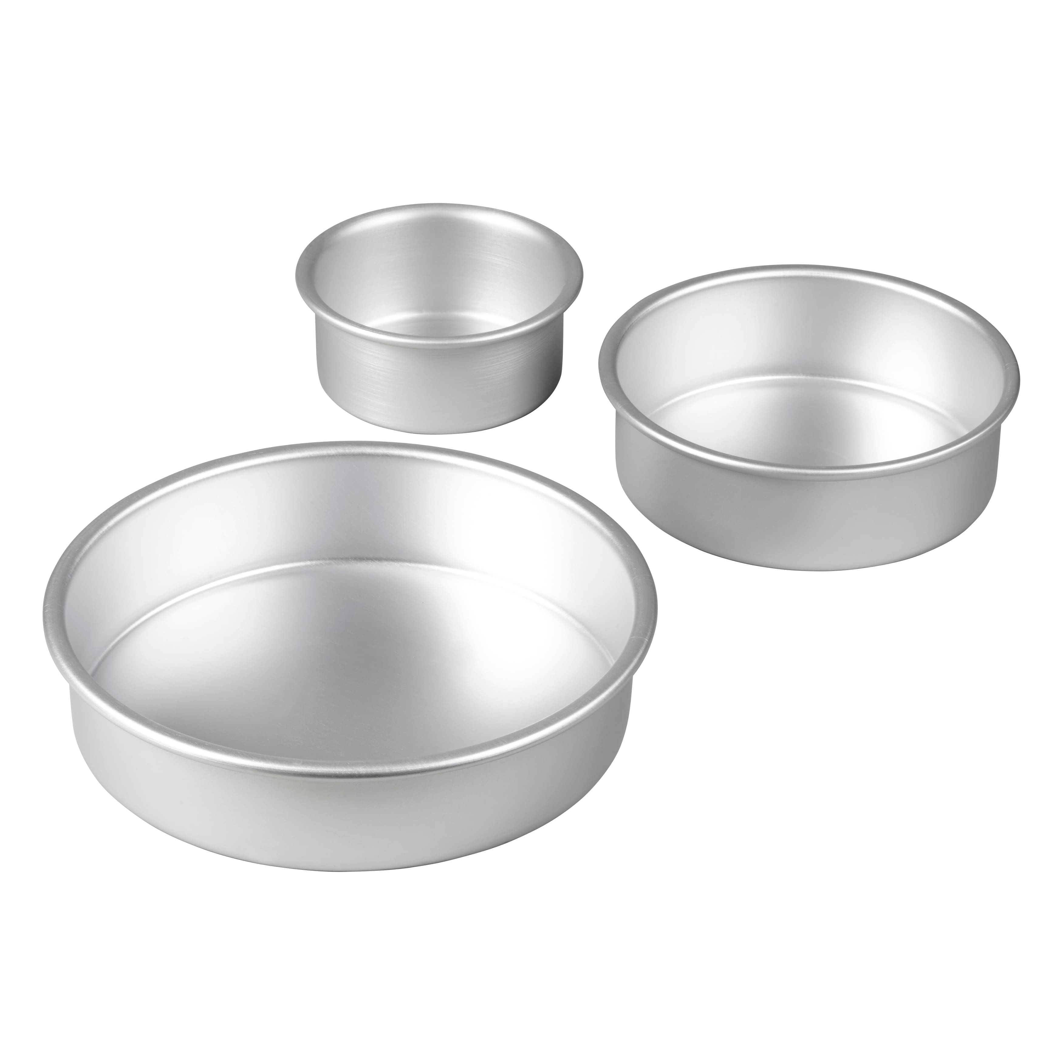 Wilton® Aluminum Bakeware Round Cake Pan Set