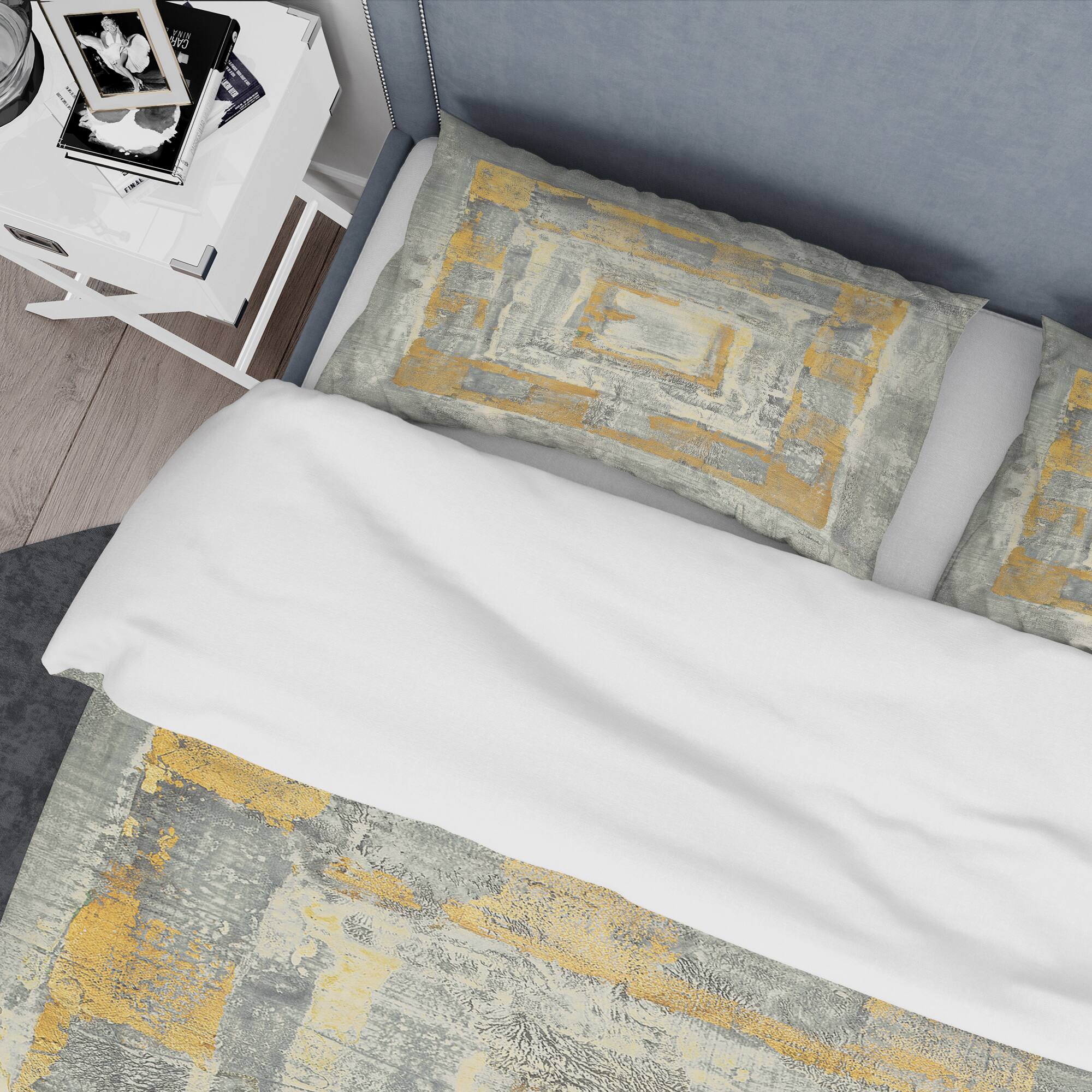 Designart 'Gold Glam on Grey Tapestry I' Glam Bedding Set - Duvet Cover & Shams