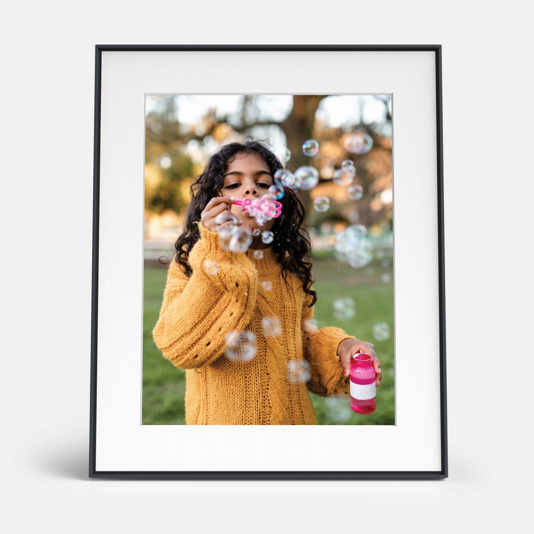 Aura 15" HD WiFi Walden Carbon with Paper Mat Digital Photo Frame