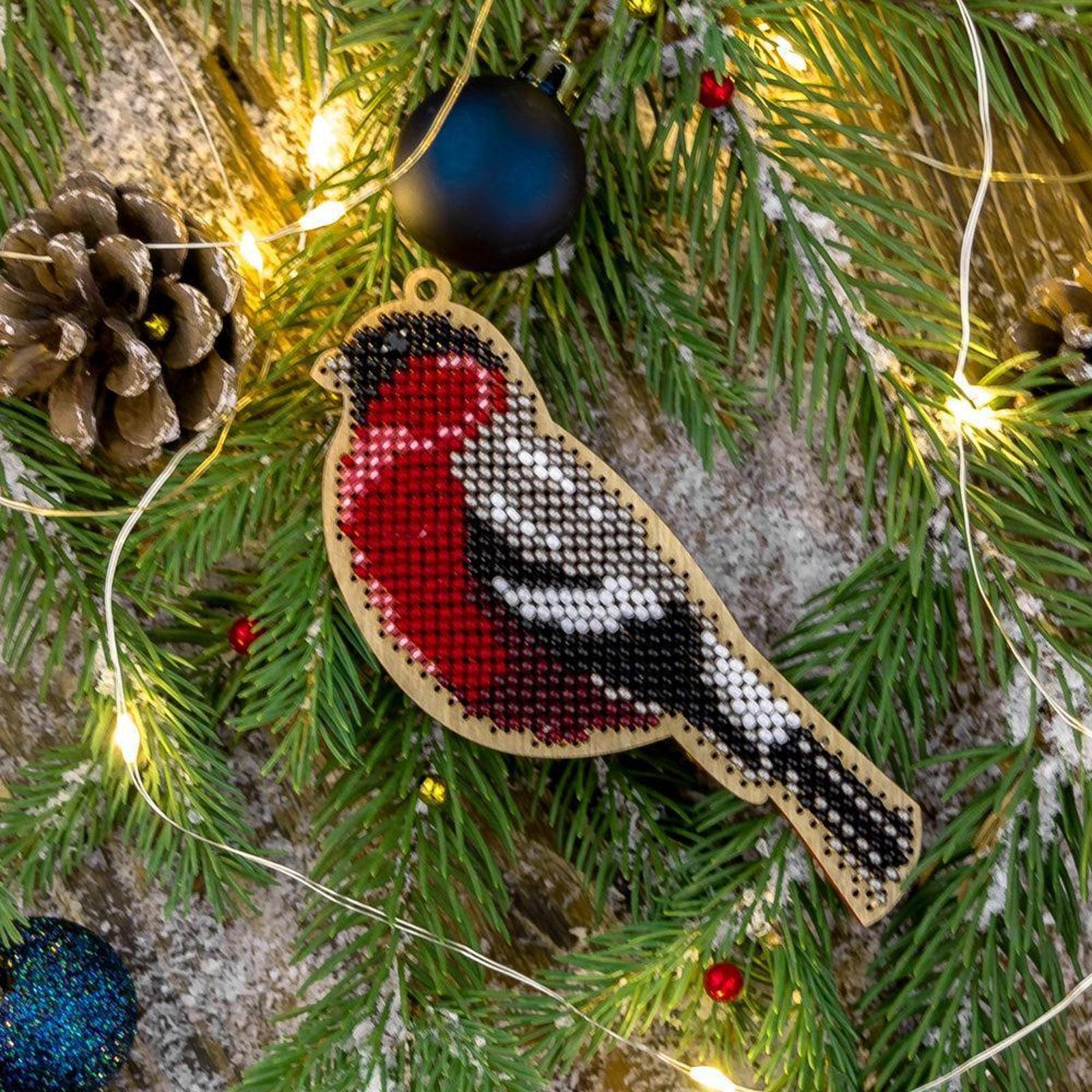 Wonderland Crafts Robin Bead Embroidery on Wood Kit