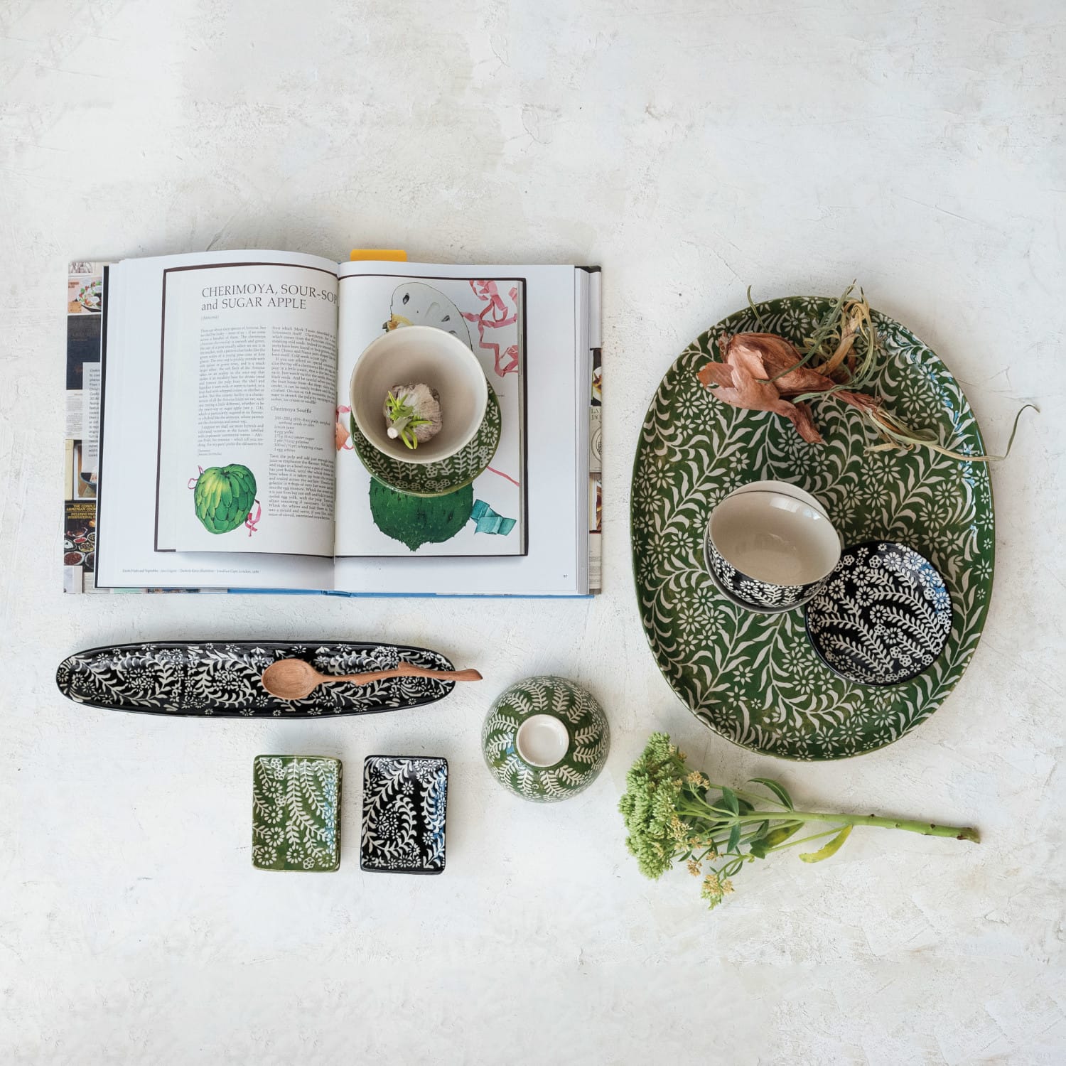Hello Honey® 5" Botanical Round Stoneware Plate, 12ct.