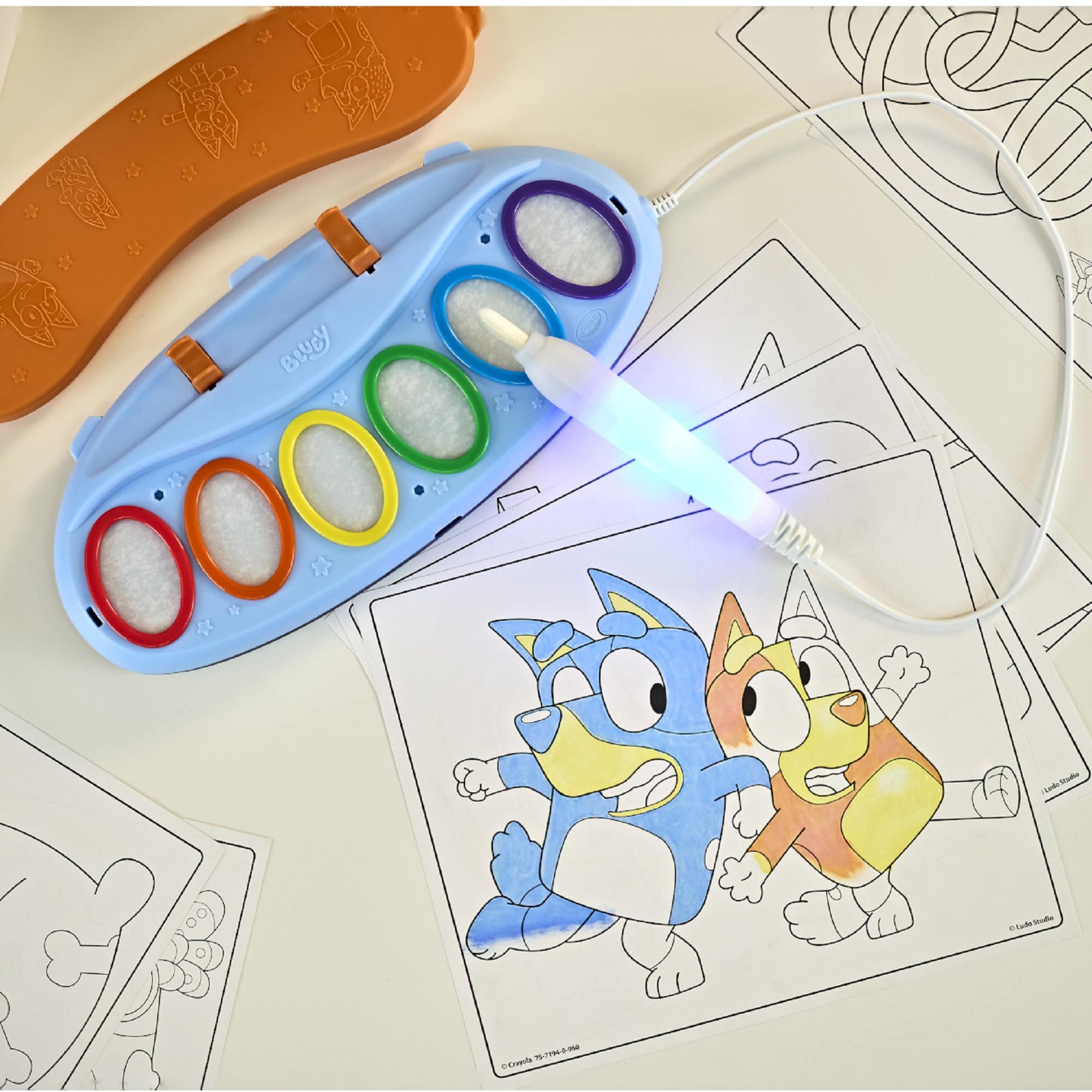 Crayola® Color Wonder Bluey Magic Light Brush