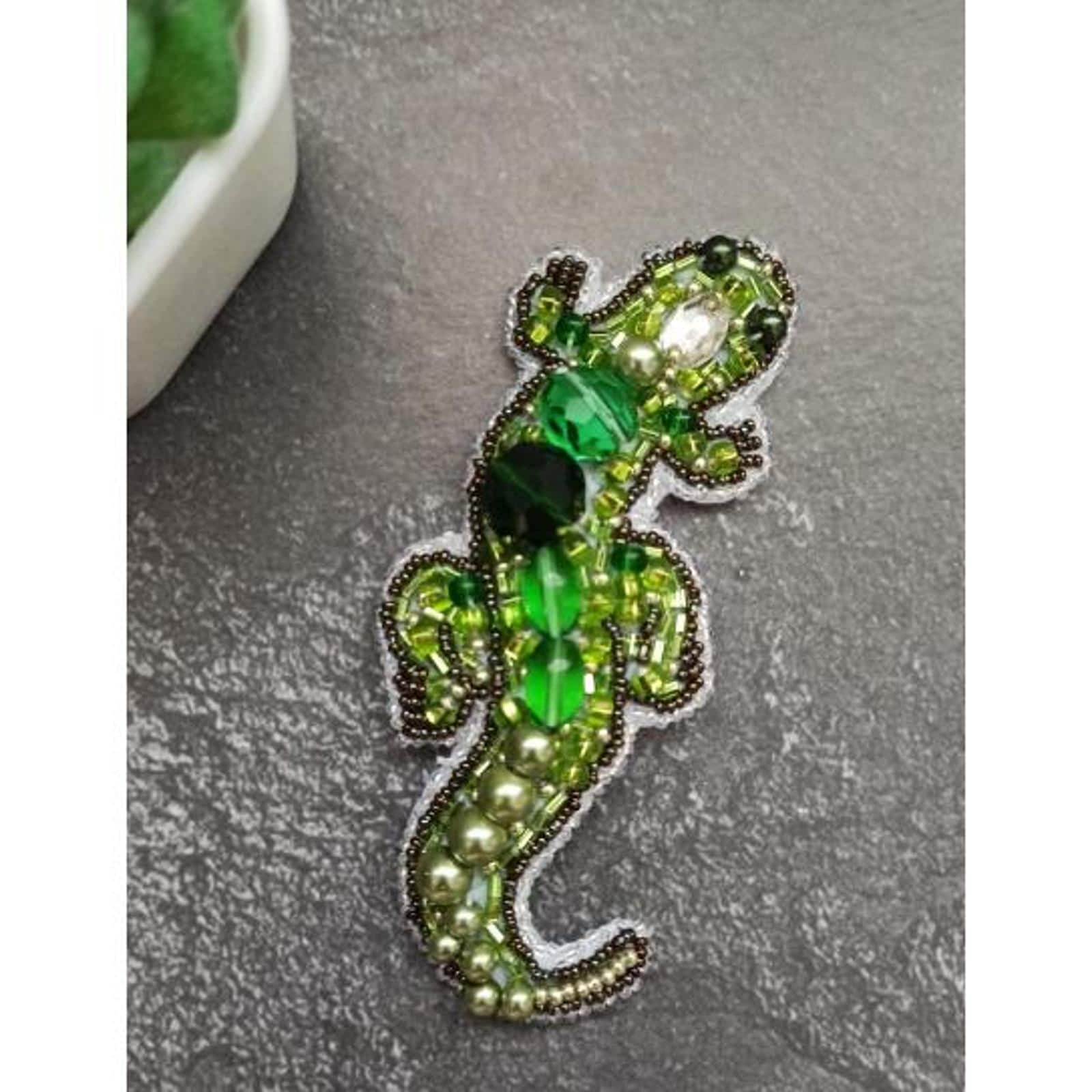 Crystal Art Beadwork Kit For Creating Broоch Lizard