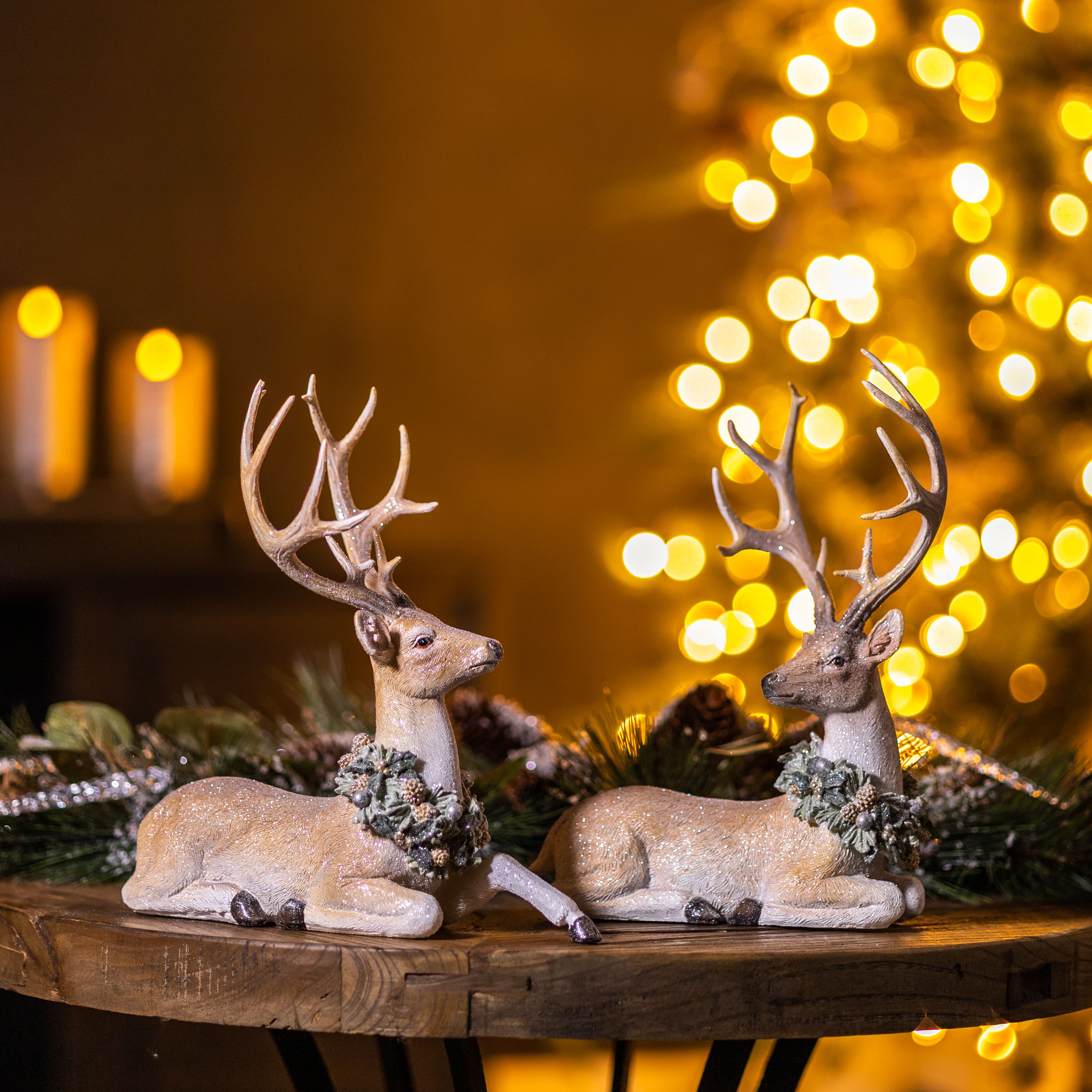 Glittered Deer with Holly Wreath Set