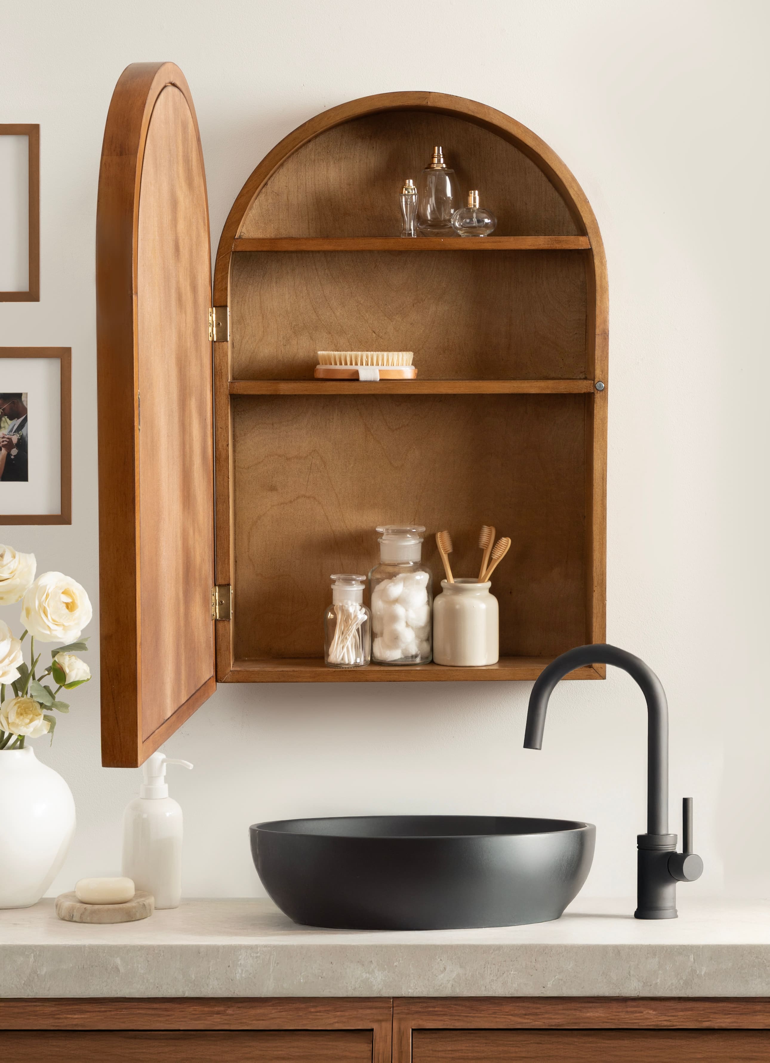 Kate and Laurel Hatherleigh Arch Mirror Vanity Cabinet