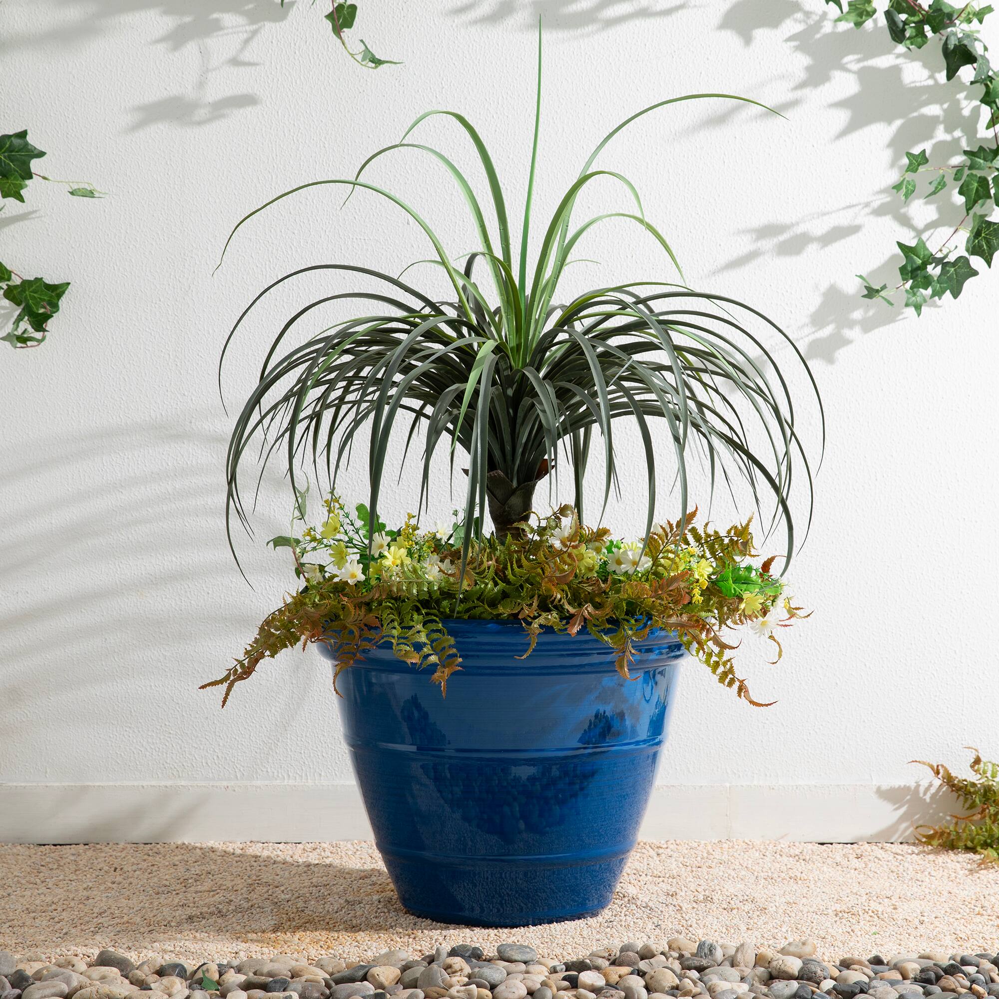Glitzhome® Round Faux Ceramic Pot Plastic Planter Set
