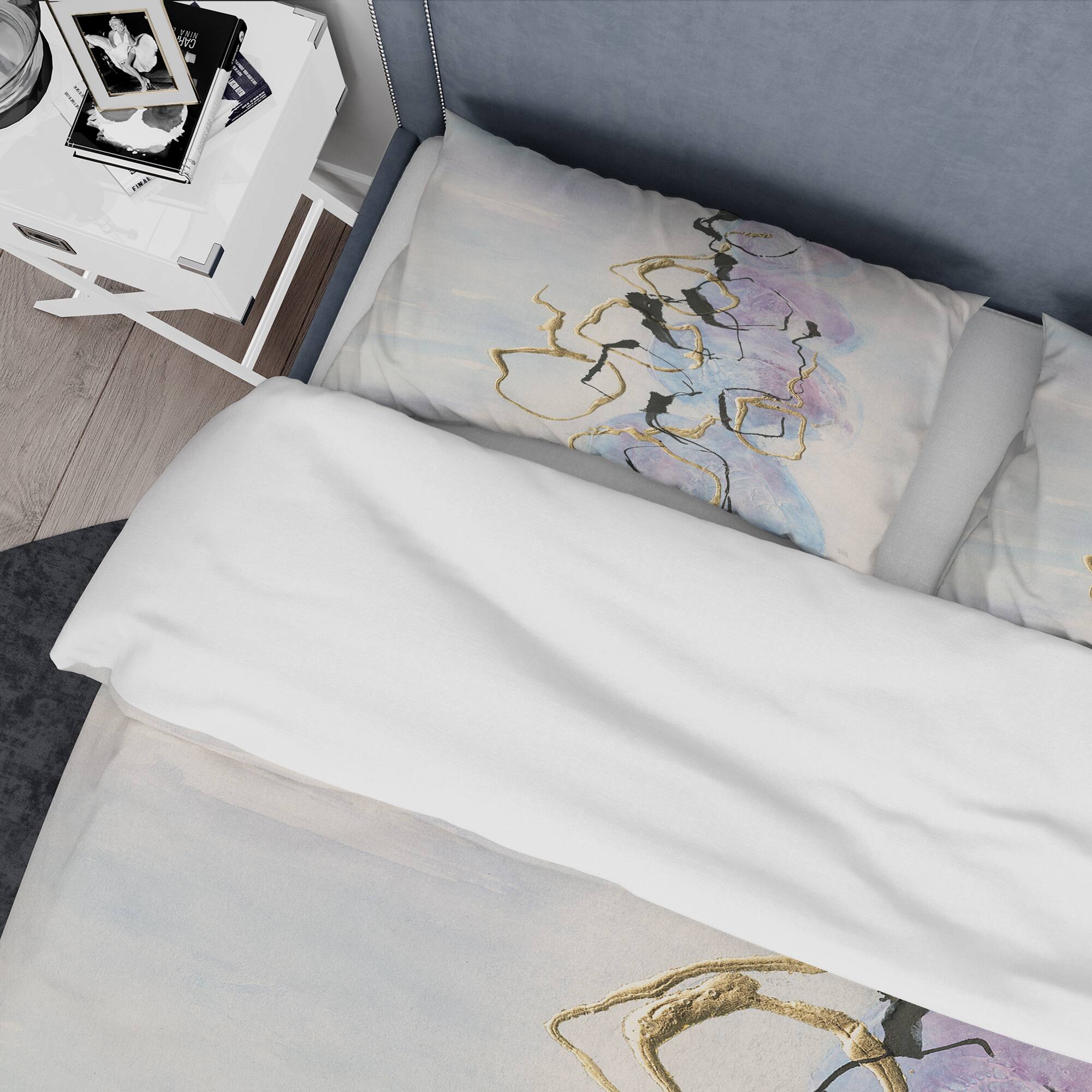 Designart 'Gold Lines on Pastel I' Geometric Bedding Set - Duvet Cover & Shams