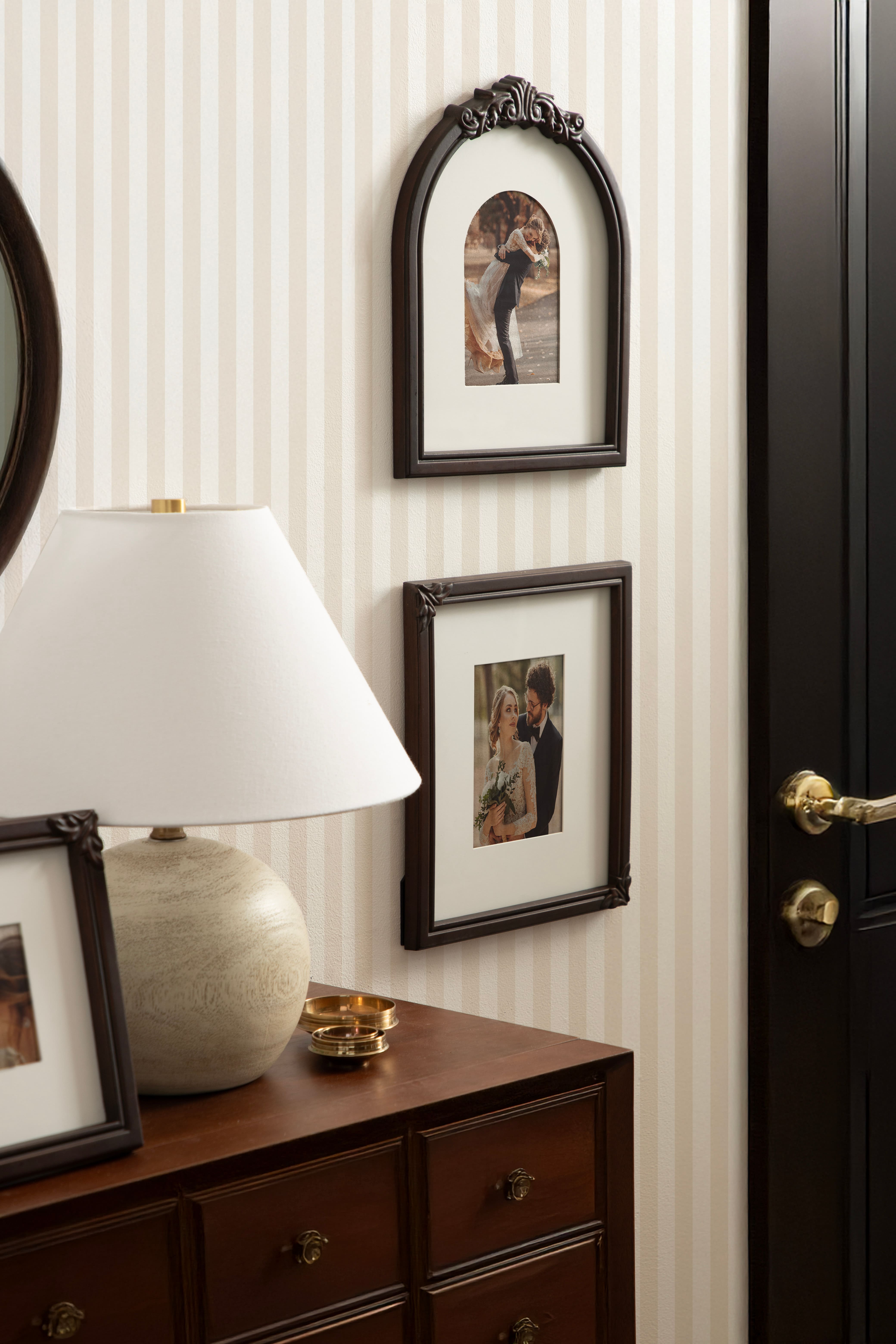 Kate and Laurel Arendahl Picture Frames Set