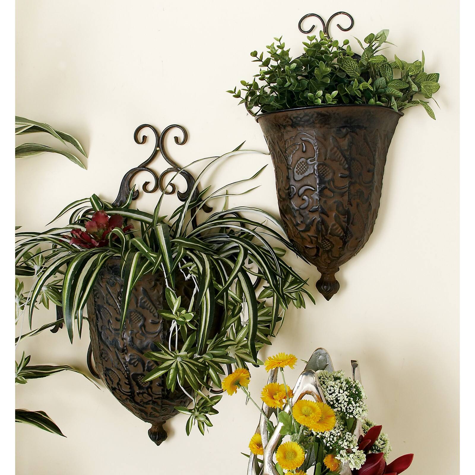 Brown Metal Traditional Planter Set