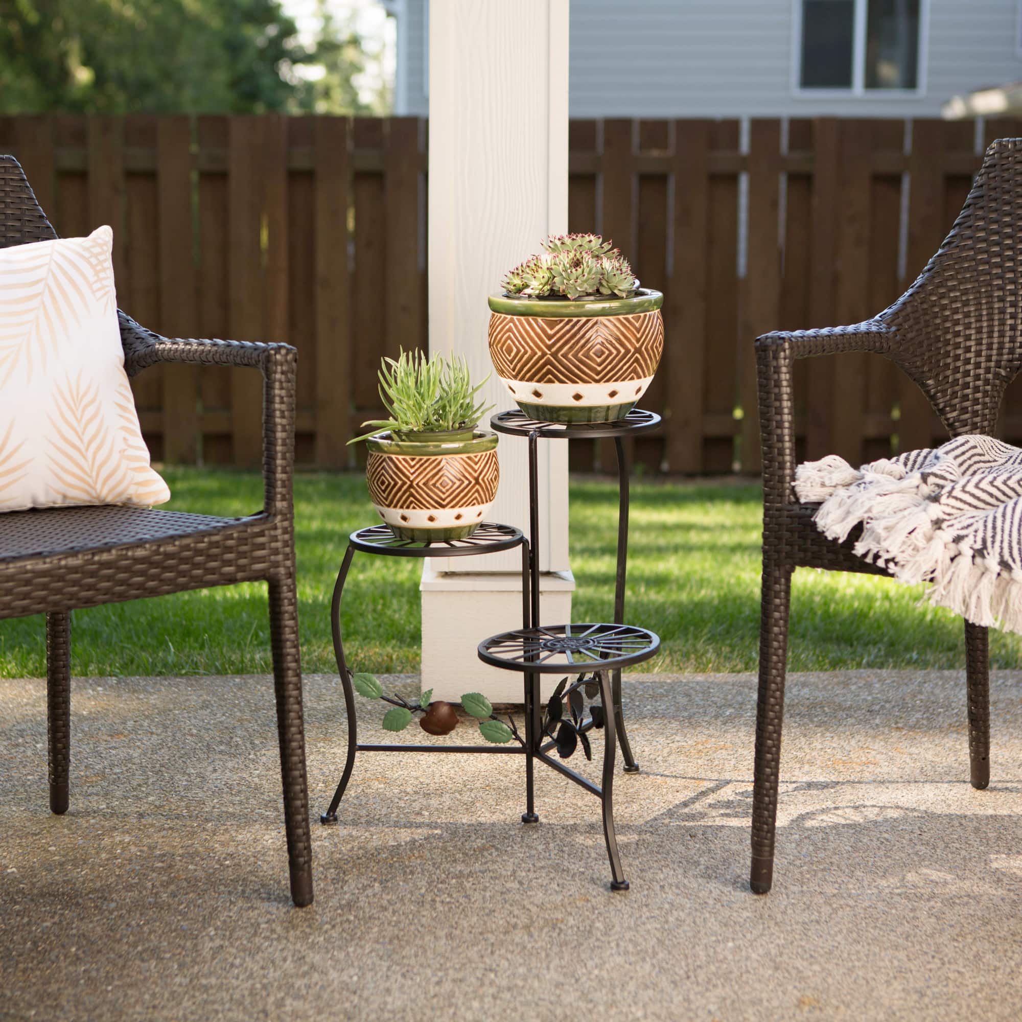 20'' Country Apple Plant Stand