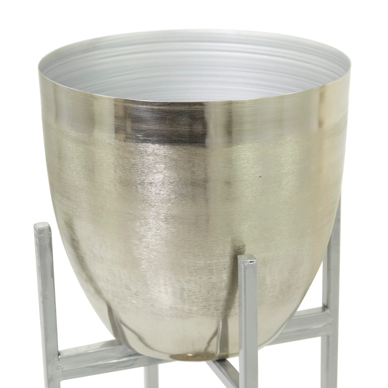 CosmoLiving by Cosmopolitan Silver Metal Planter with Removable Stand Set