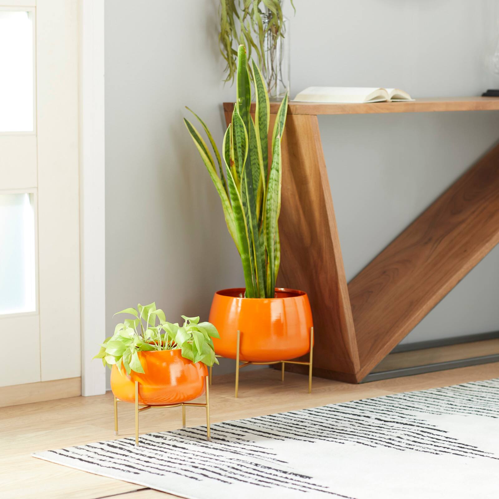 Metal Round Contemporary Planter Set