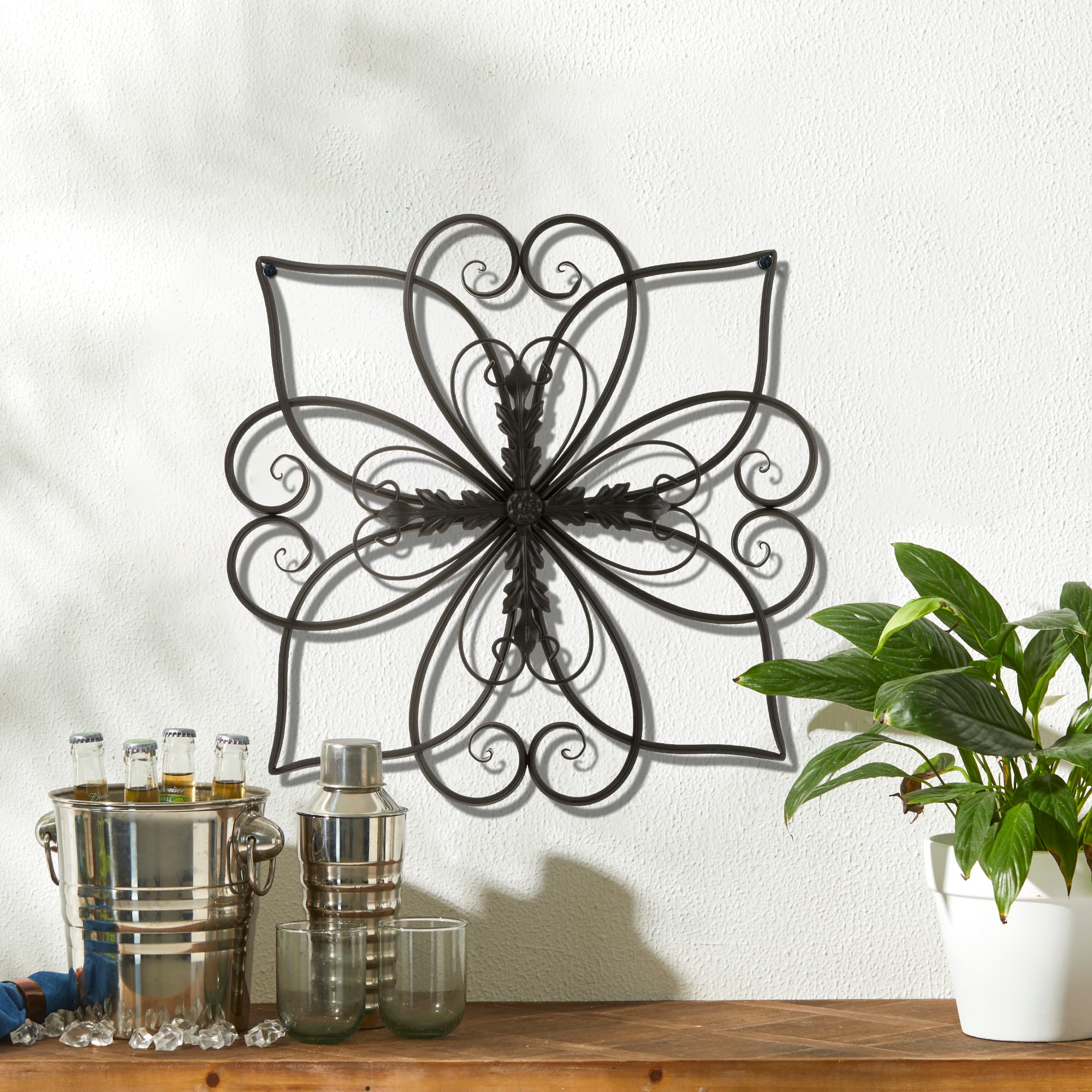 Glitzhome® 20" Traditional Heart and Petal Iron Scroll Outdoor Wall Decor