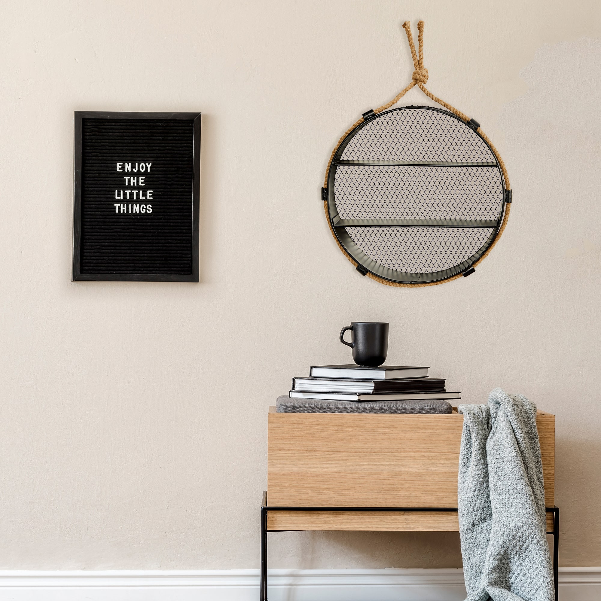 15" Round Wall Shelf