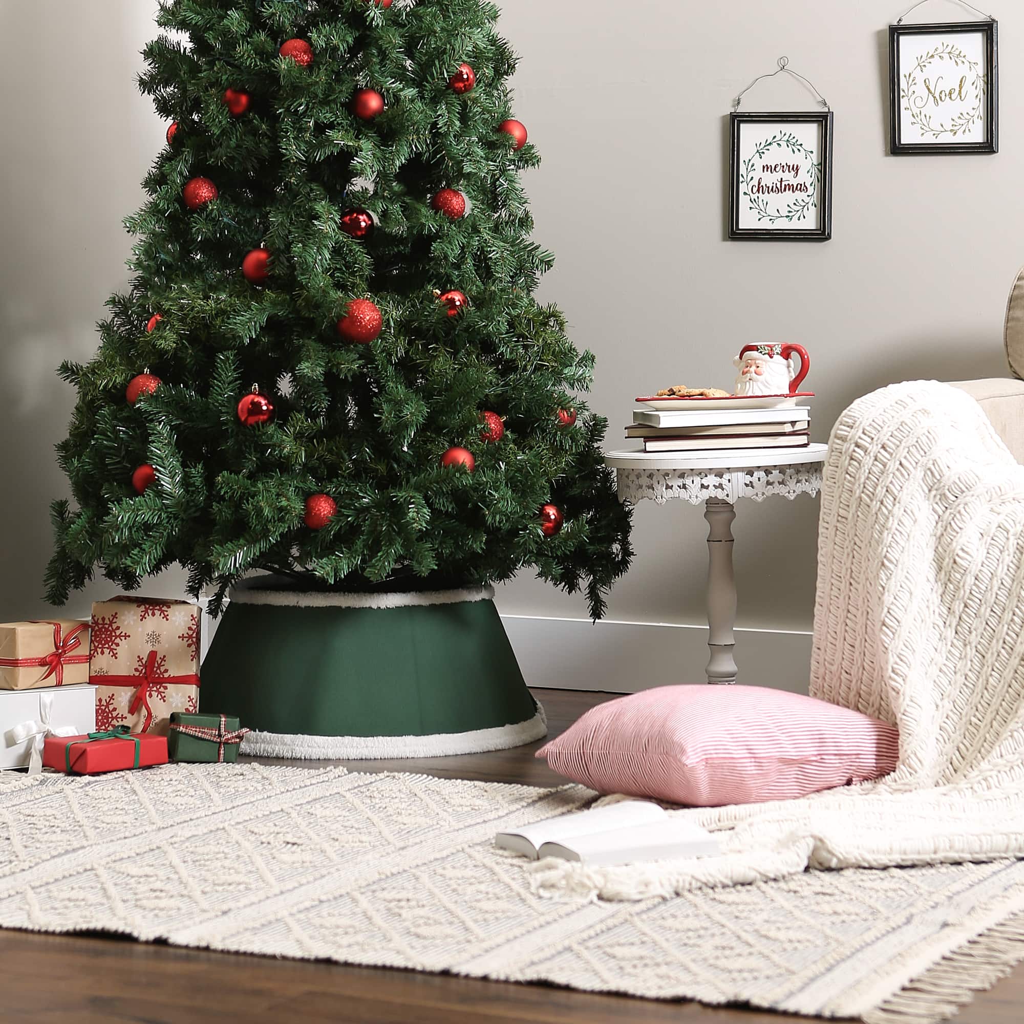 DII® Green Holiday Tree Collar