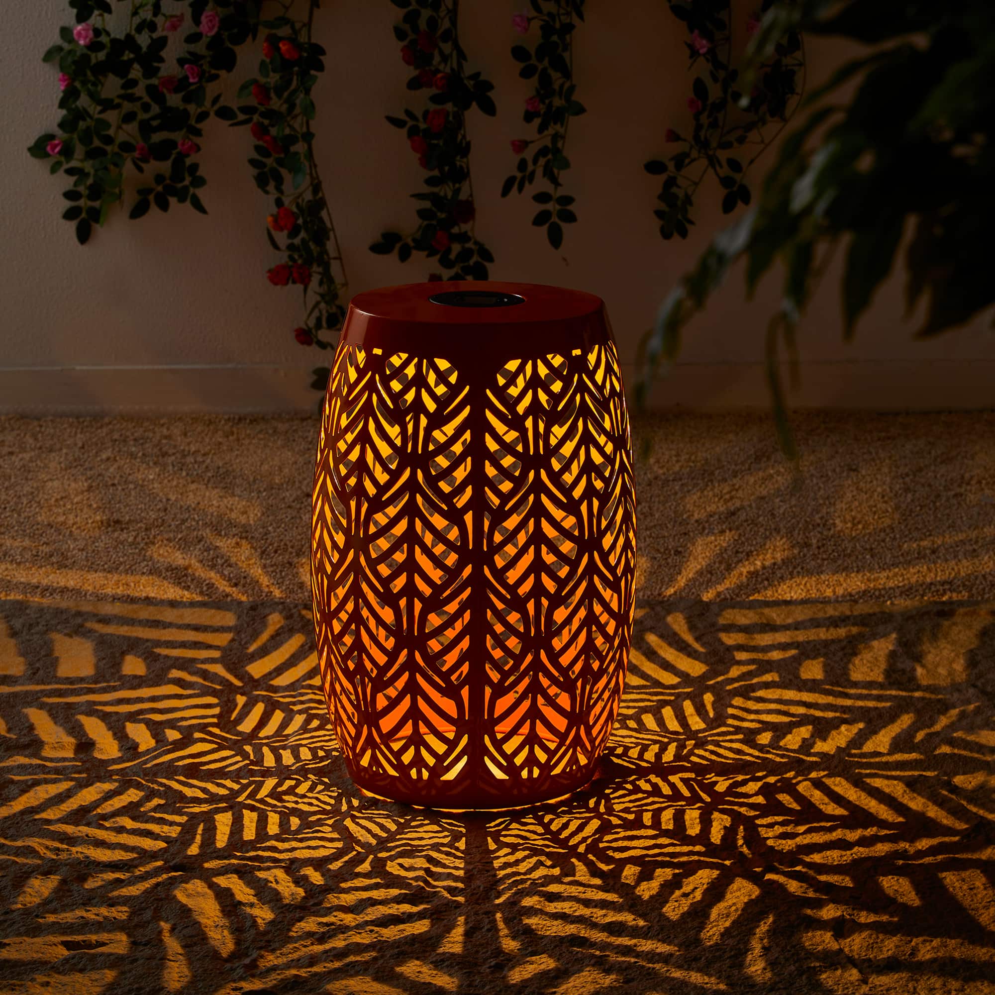 Glitzhome® 18.25" Multifunctional Solar Powdered Iron Leaf Cutout Garden Stool