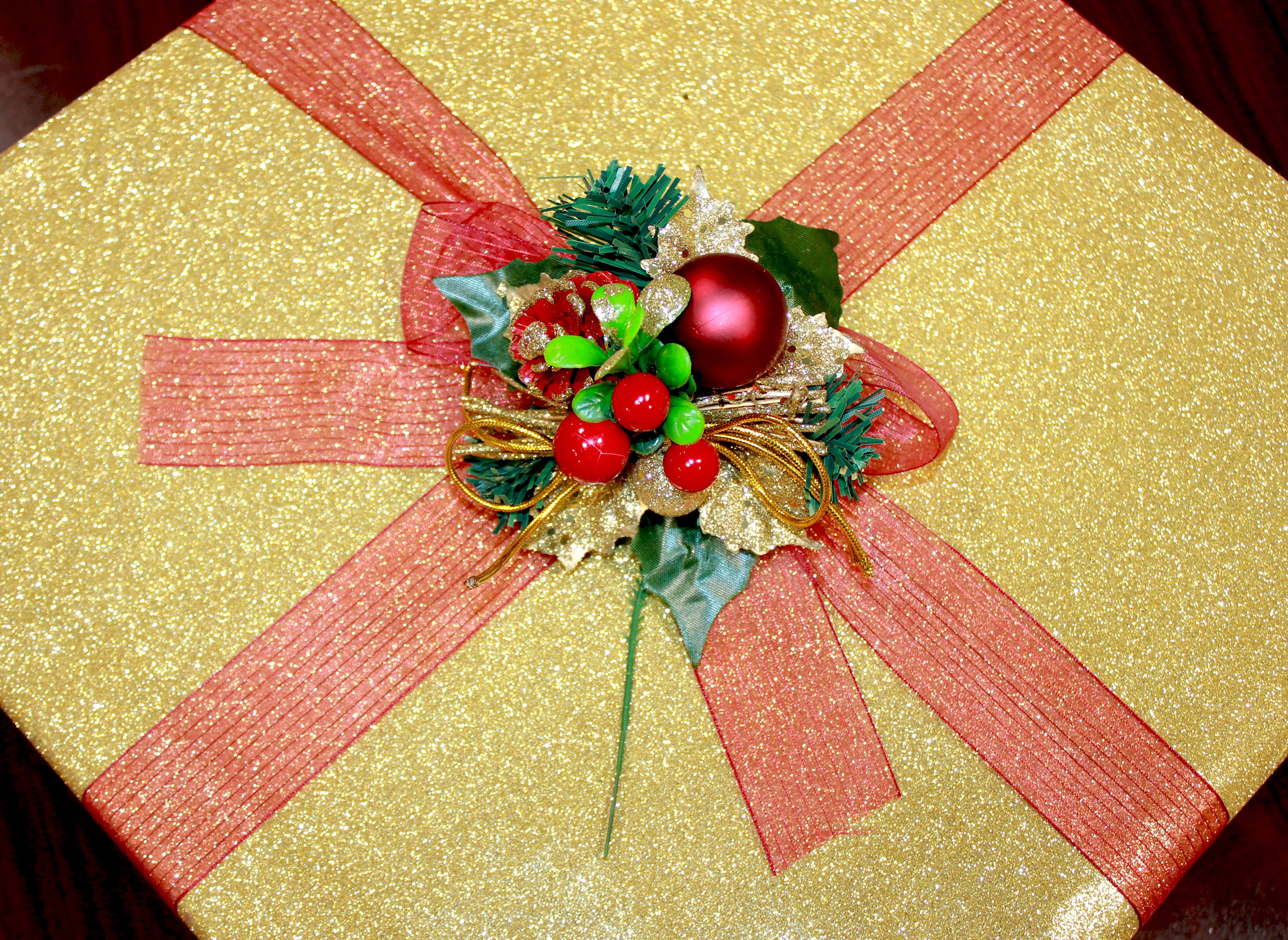 7" Pinecone & Berry Christmas Picks, 12ct.