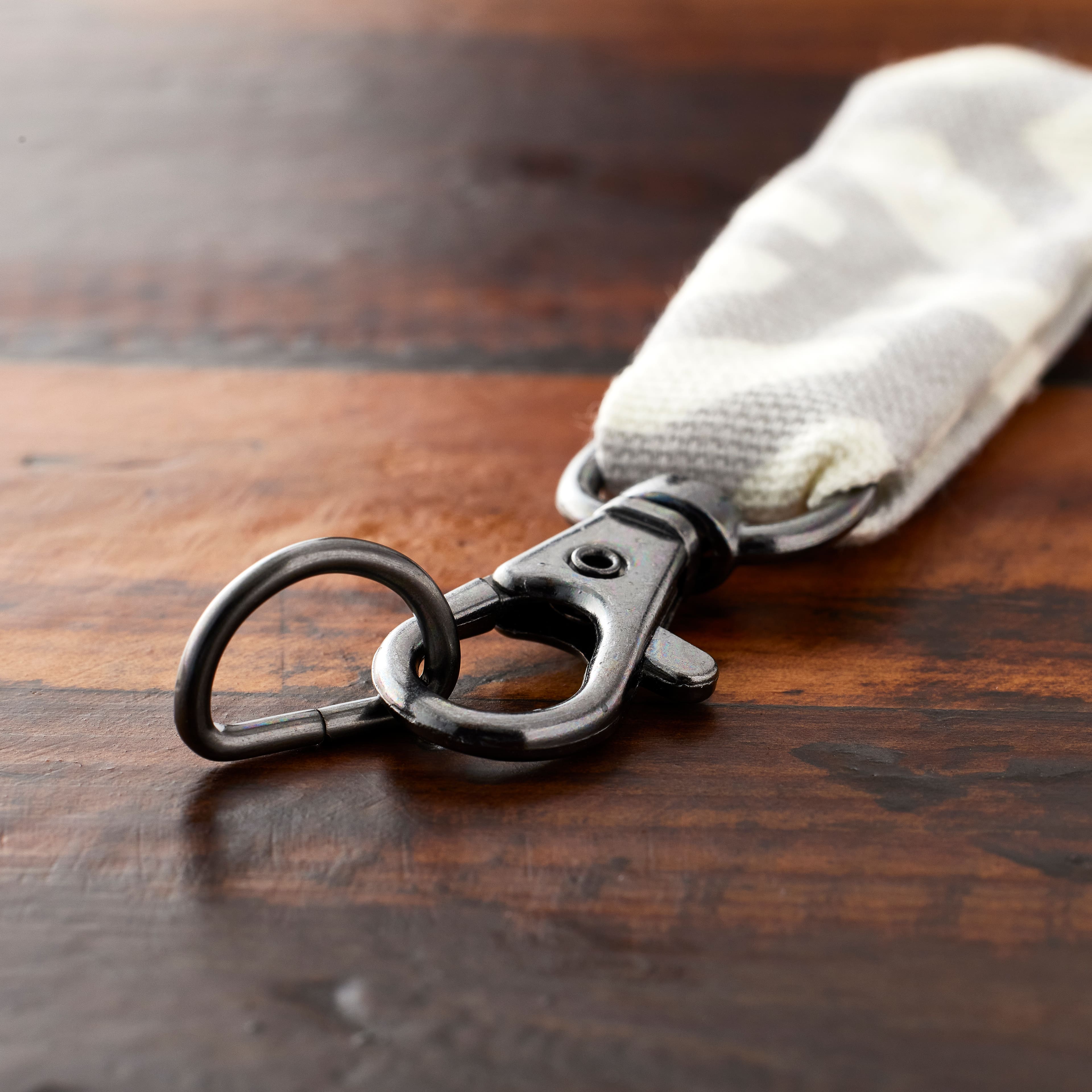 Swivel Hook & D-Ring By Loops & Threads®