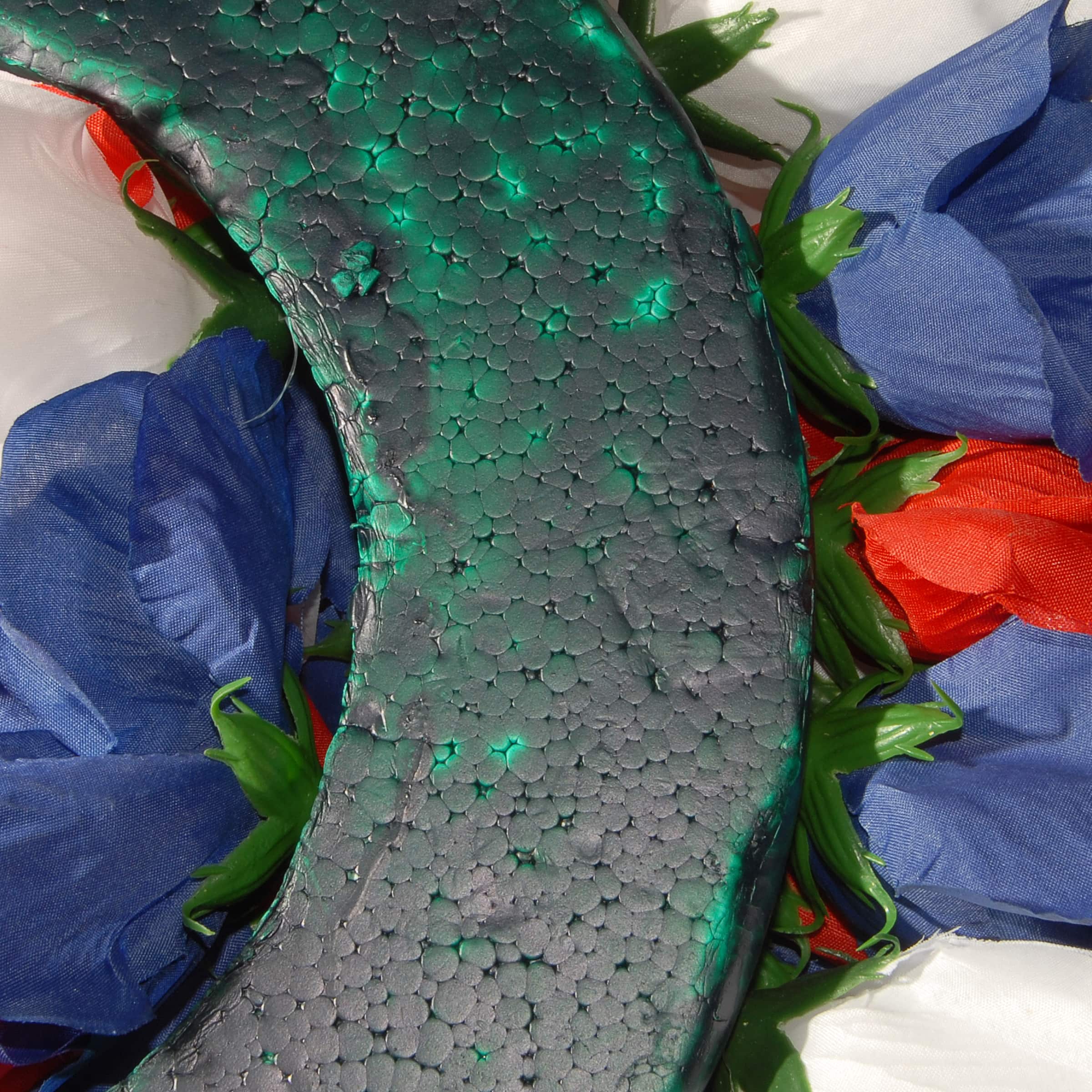 14" Patriotic Rose Wreath