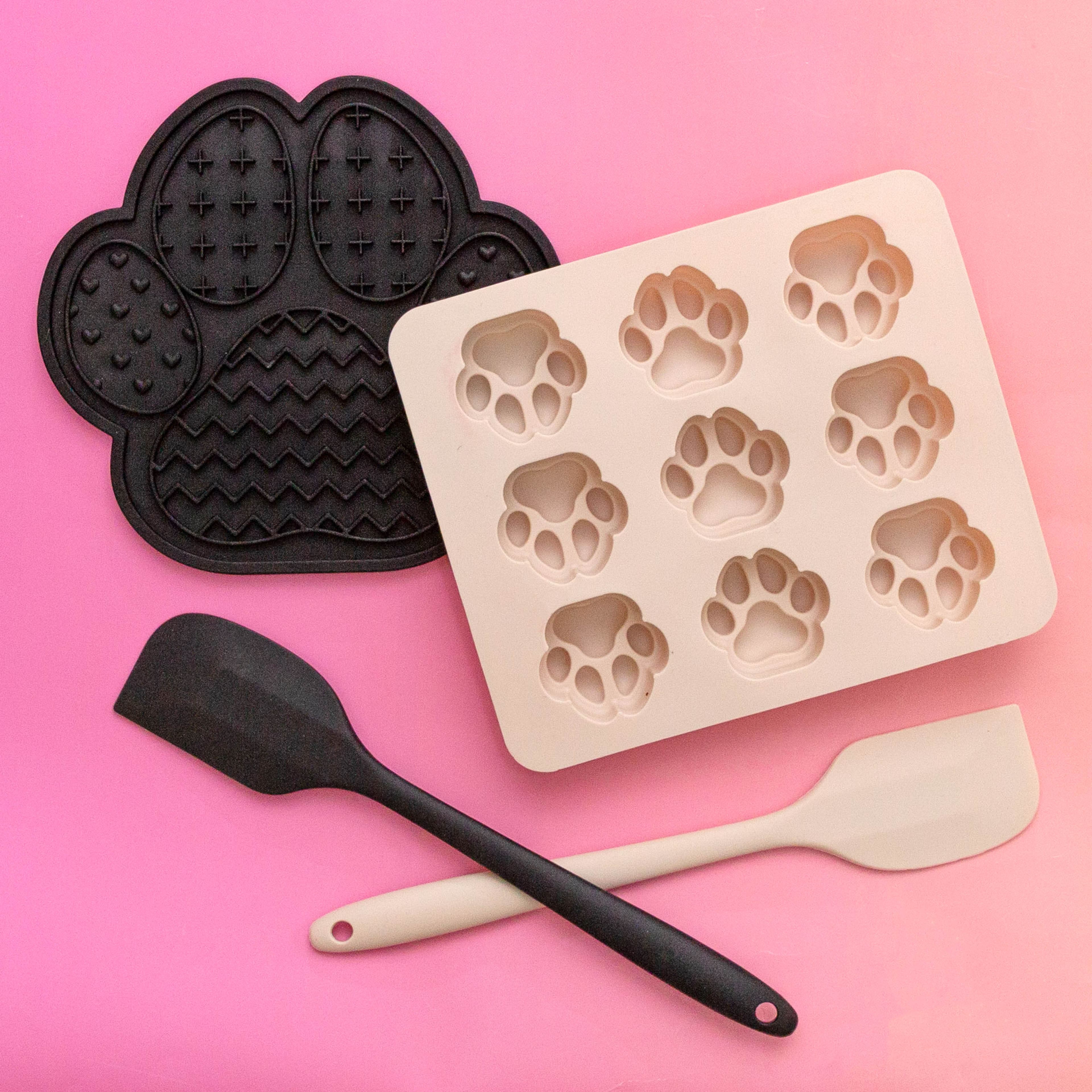 10.5" Black Paw-Shaped Lick Mat & Spatula Set