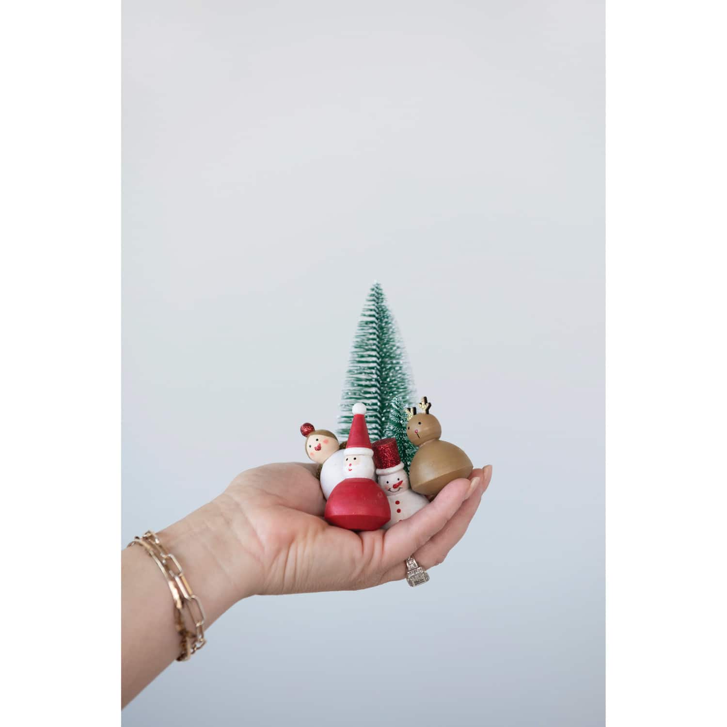 Hello Honey® Christmas Garden Kit with Hand-Painted Wood Figures