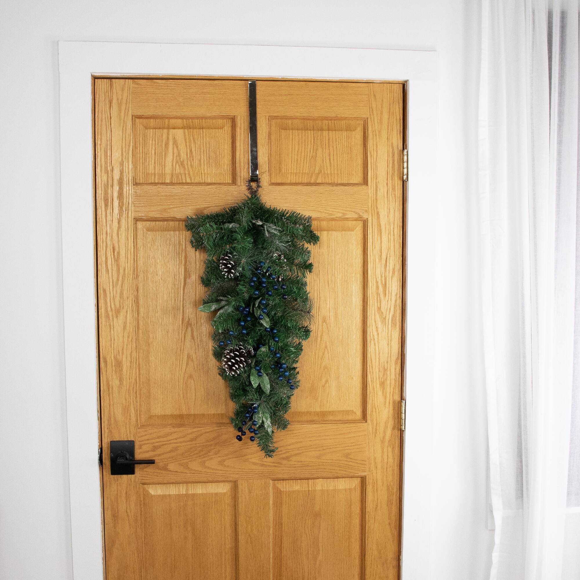 28" Unlit Mixed Pine, Blueberries & Snowy Pine Cones Teardrop Swag