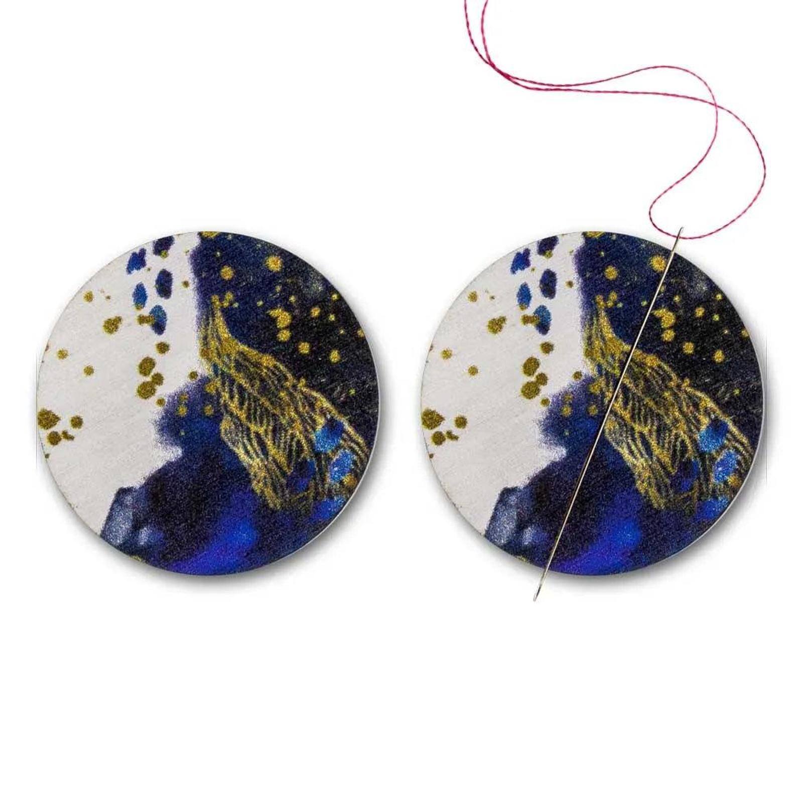Wonderland Crafts 1.38" Wooden Magnetic Needle Holder